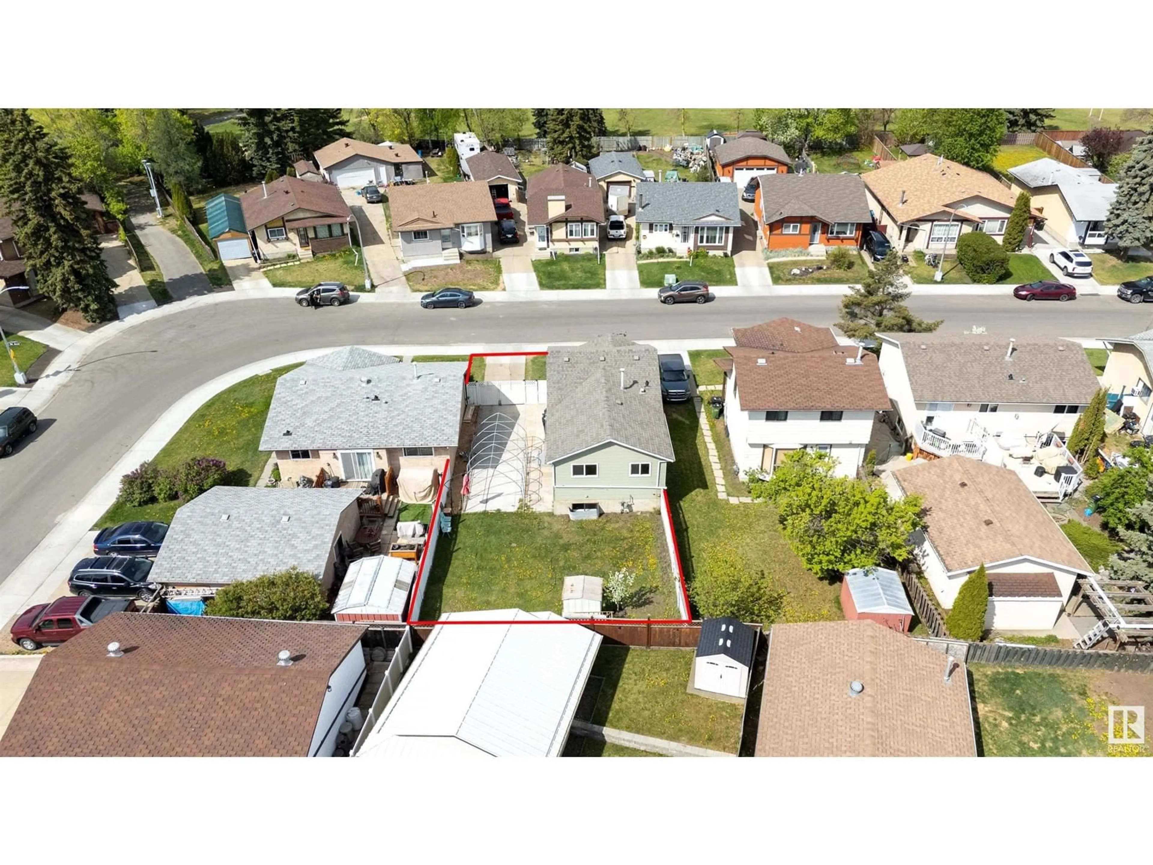 A pic from outside/outdoor area/front of a property/back of a property/a pic from drone, street for 16907 103 ST, Edmonton Alberta T5X4L5