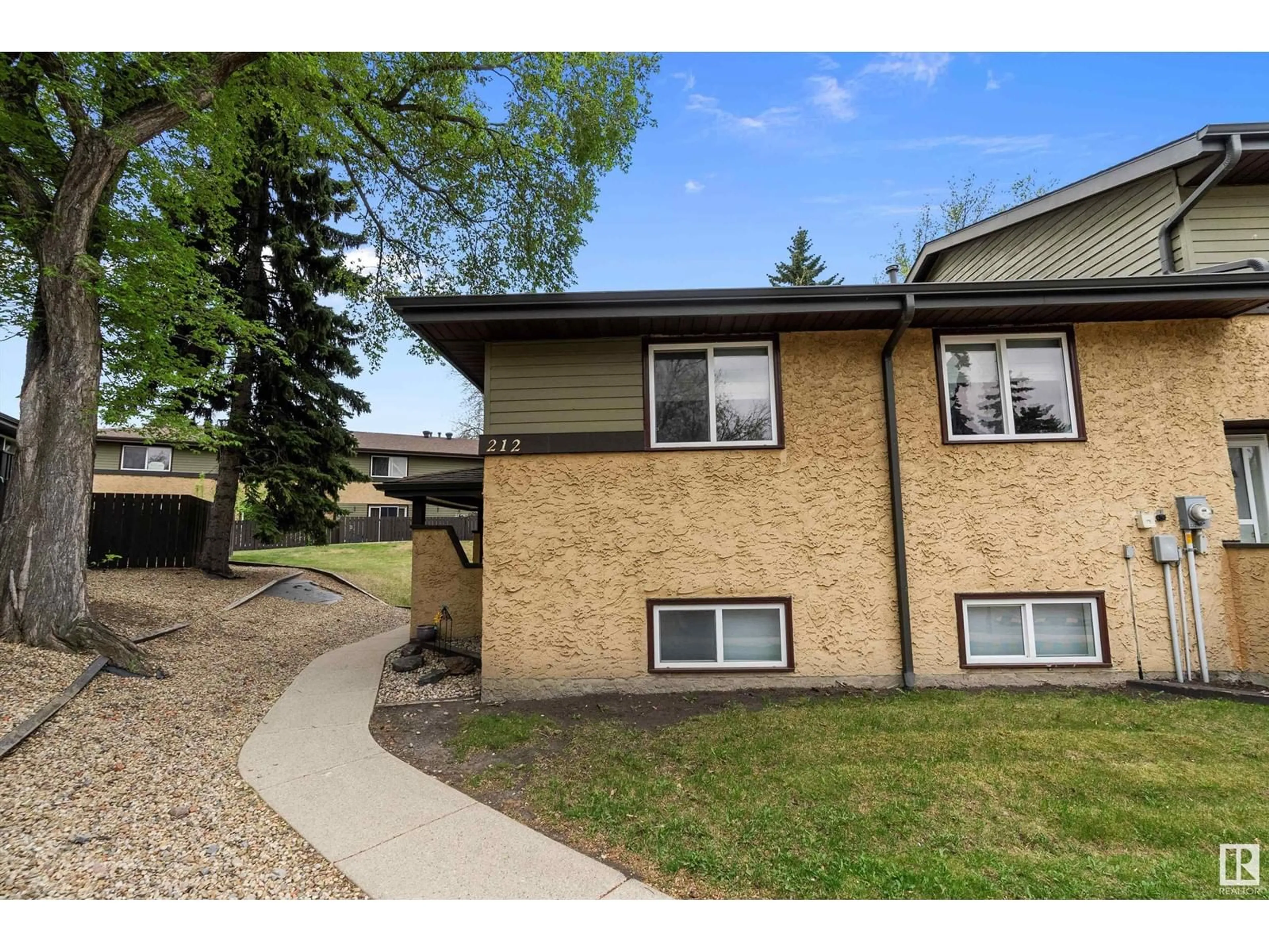 Unknown for 212 WOODBRIDGE WY, Sherwood Park Alberta T8A3Y3