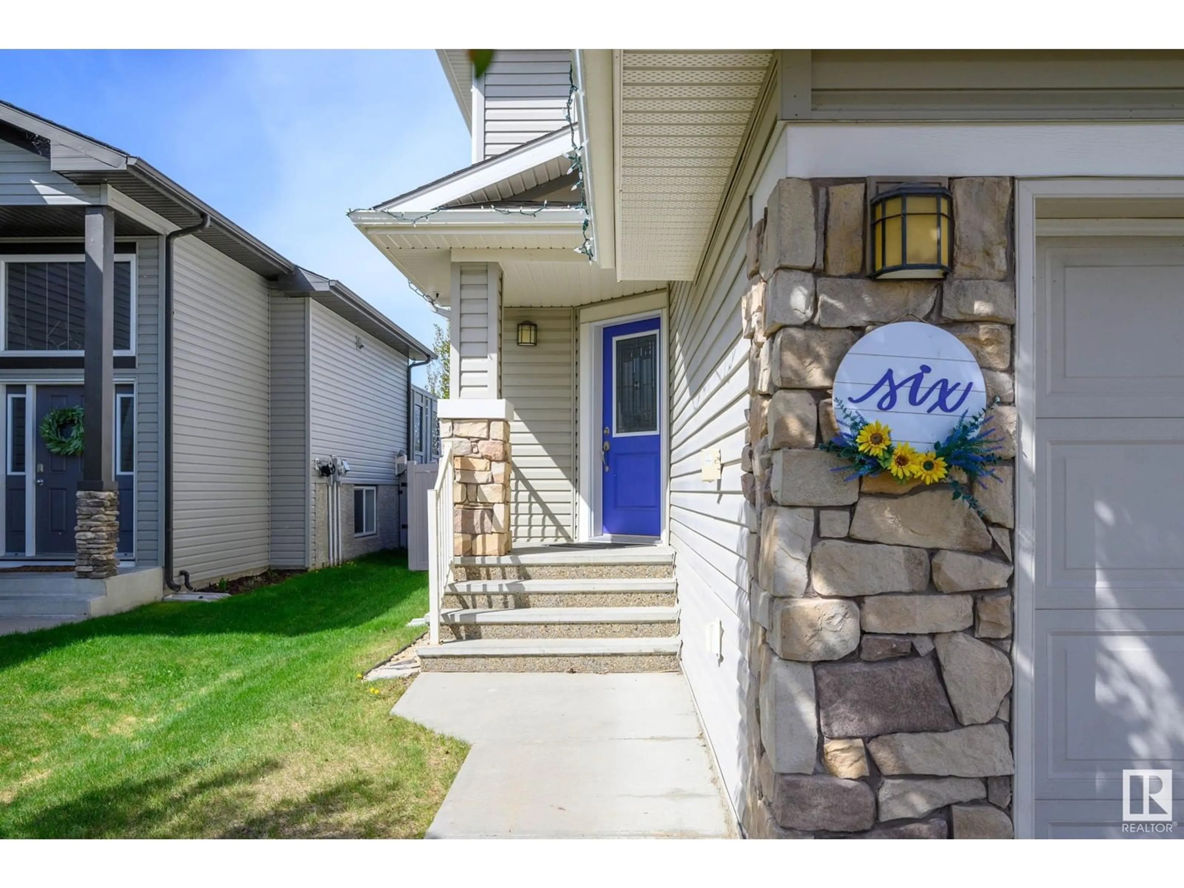 Indoor entryway for 6 WESTBROOK WD, Fort Saskatchewan Alberta T8L0J9