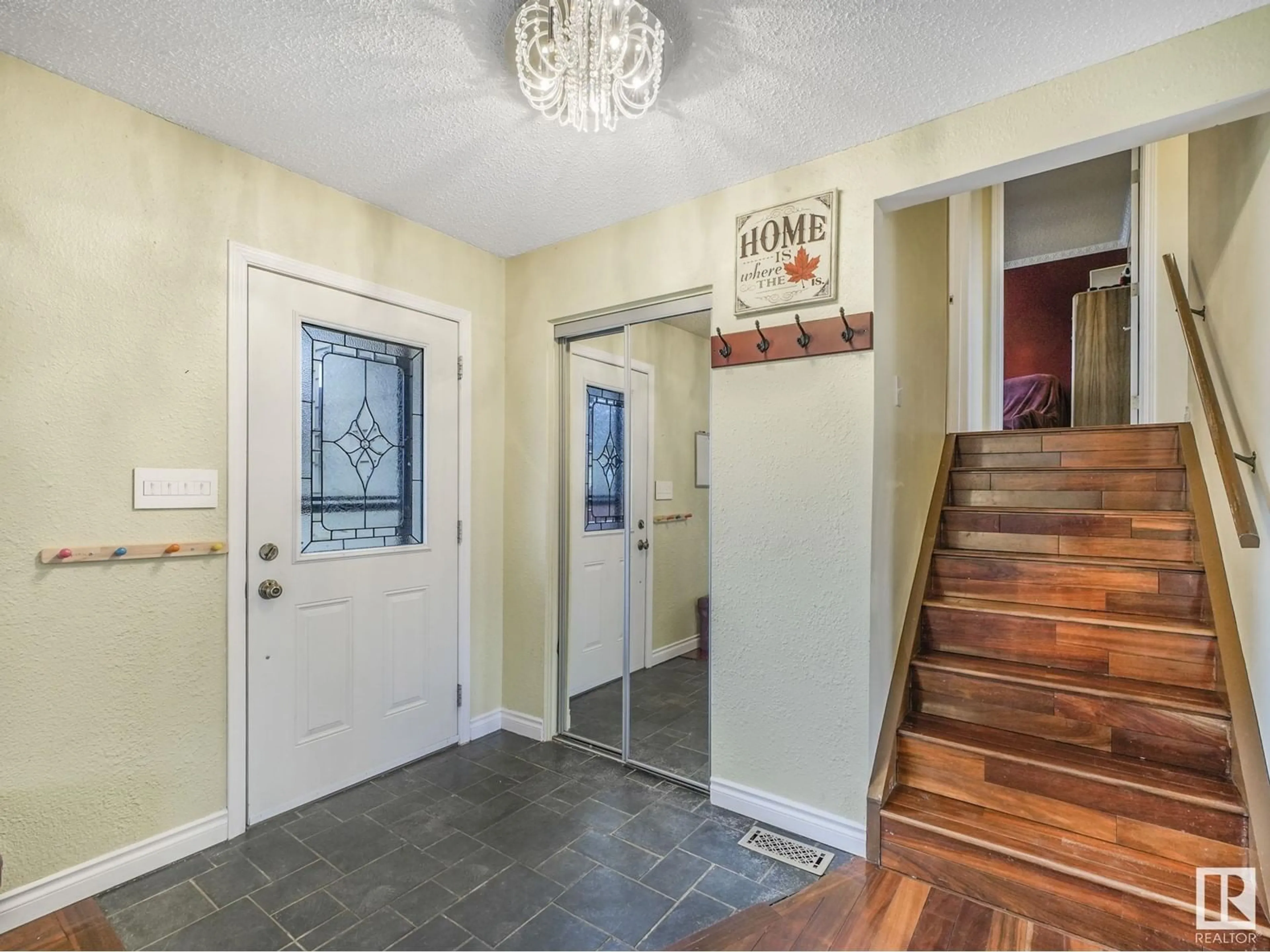 Indoor entryway for NW - 18409 62B AV, Edmonton Alberta T5T2S9