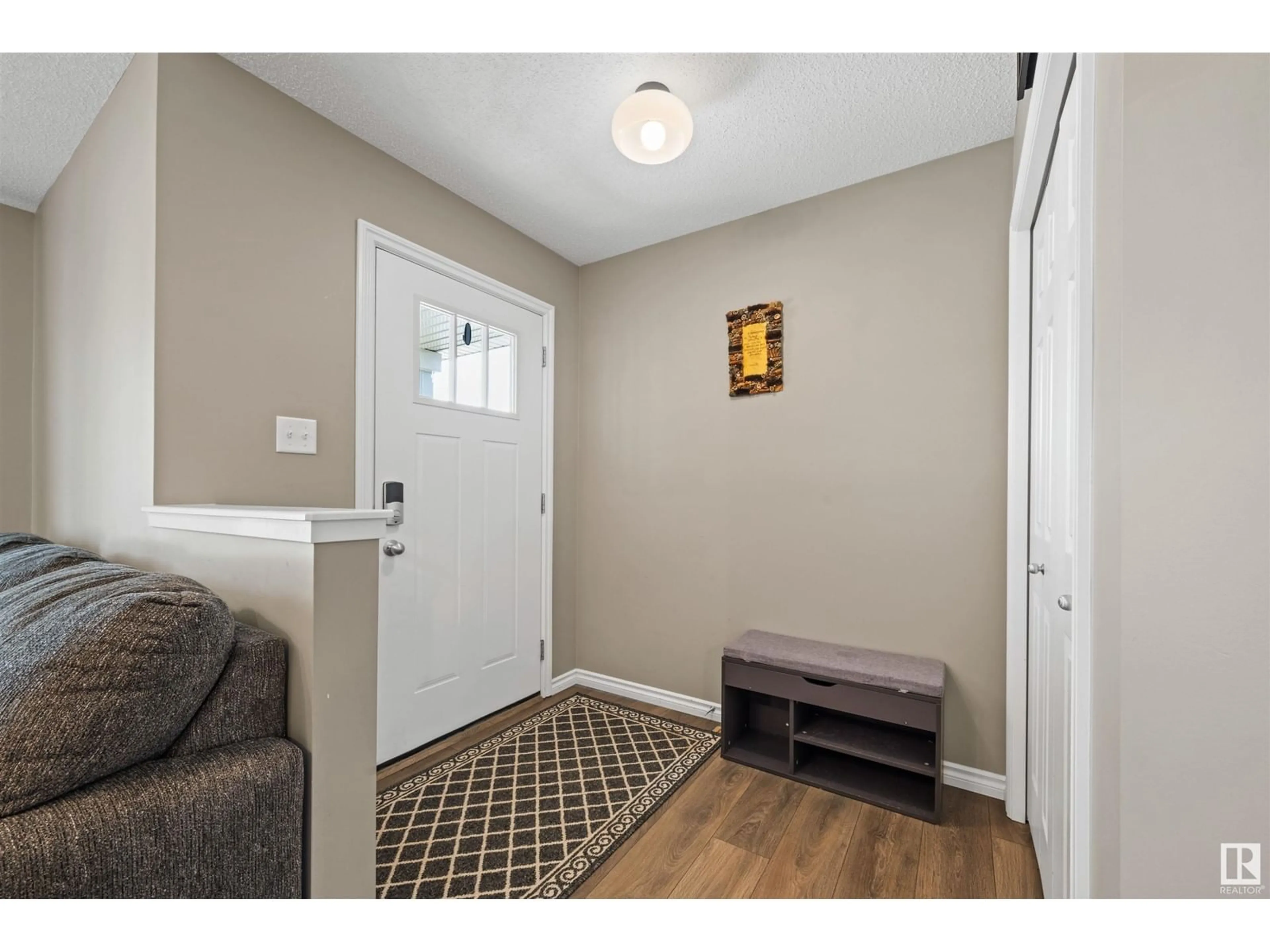Indoor entryway for 1354 WATT DR, Edmonton Alberta T6X1A3