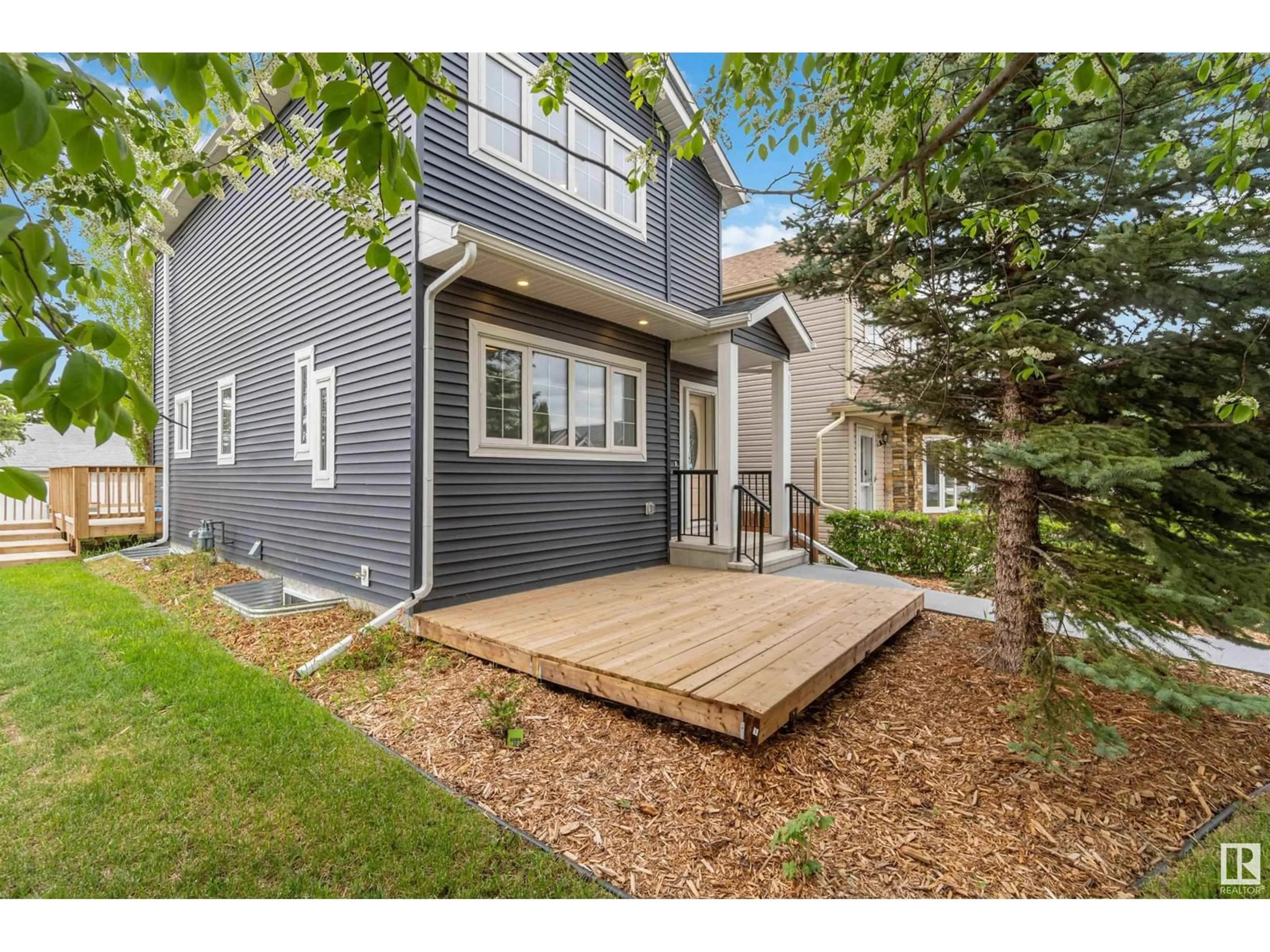 Home with vinyl exterior material, street for 2 ST. ANDREWS AV, Stony Plain Alberta T7Z1K6