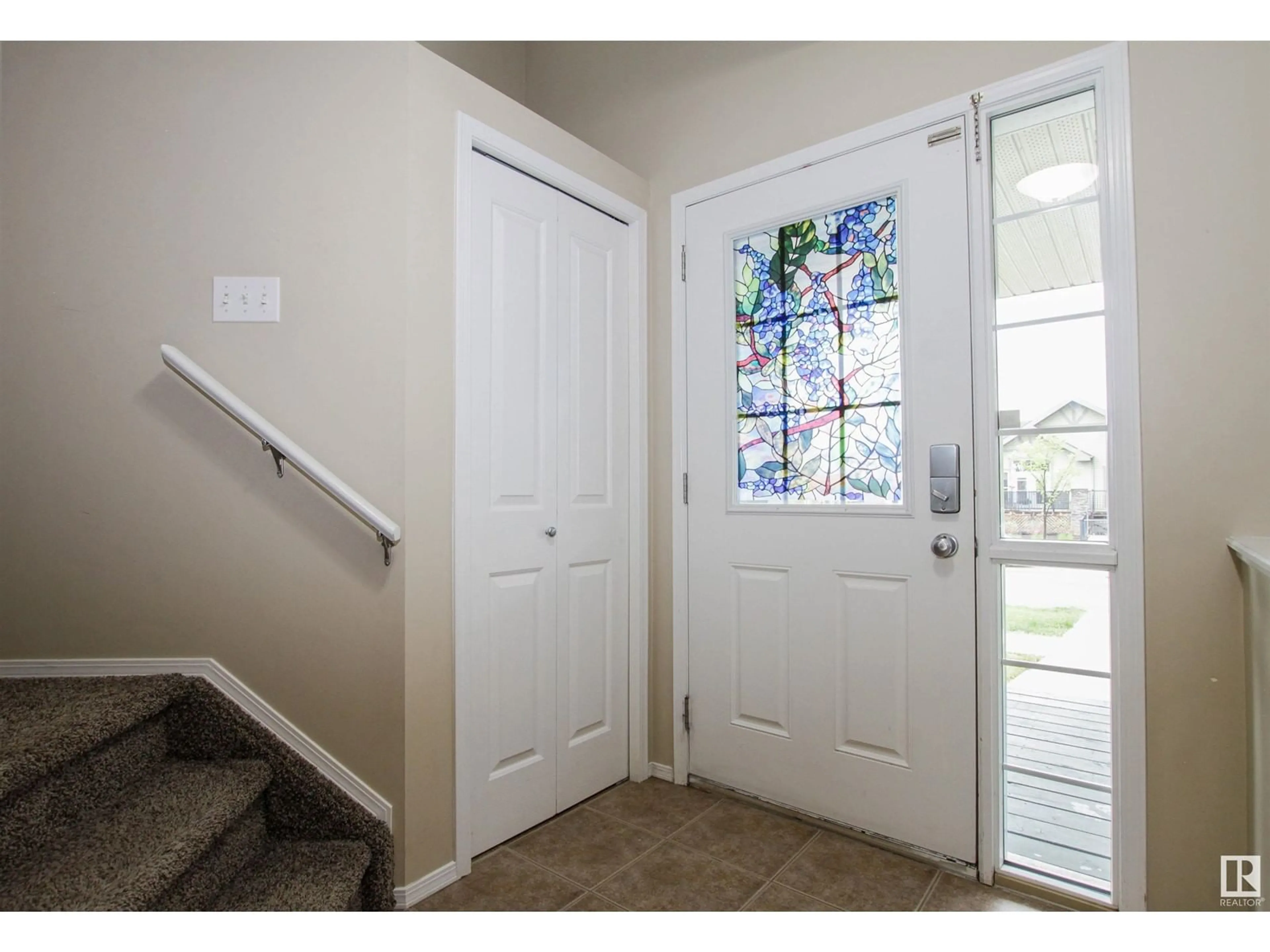 Indoor entryway for 2309 ASPEN TR, Sherwood Park Alberta T8H0G3