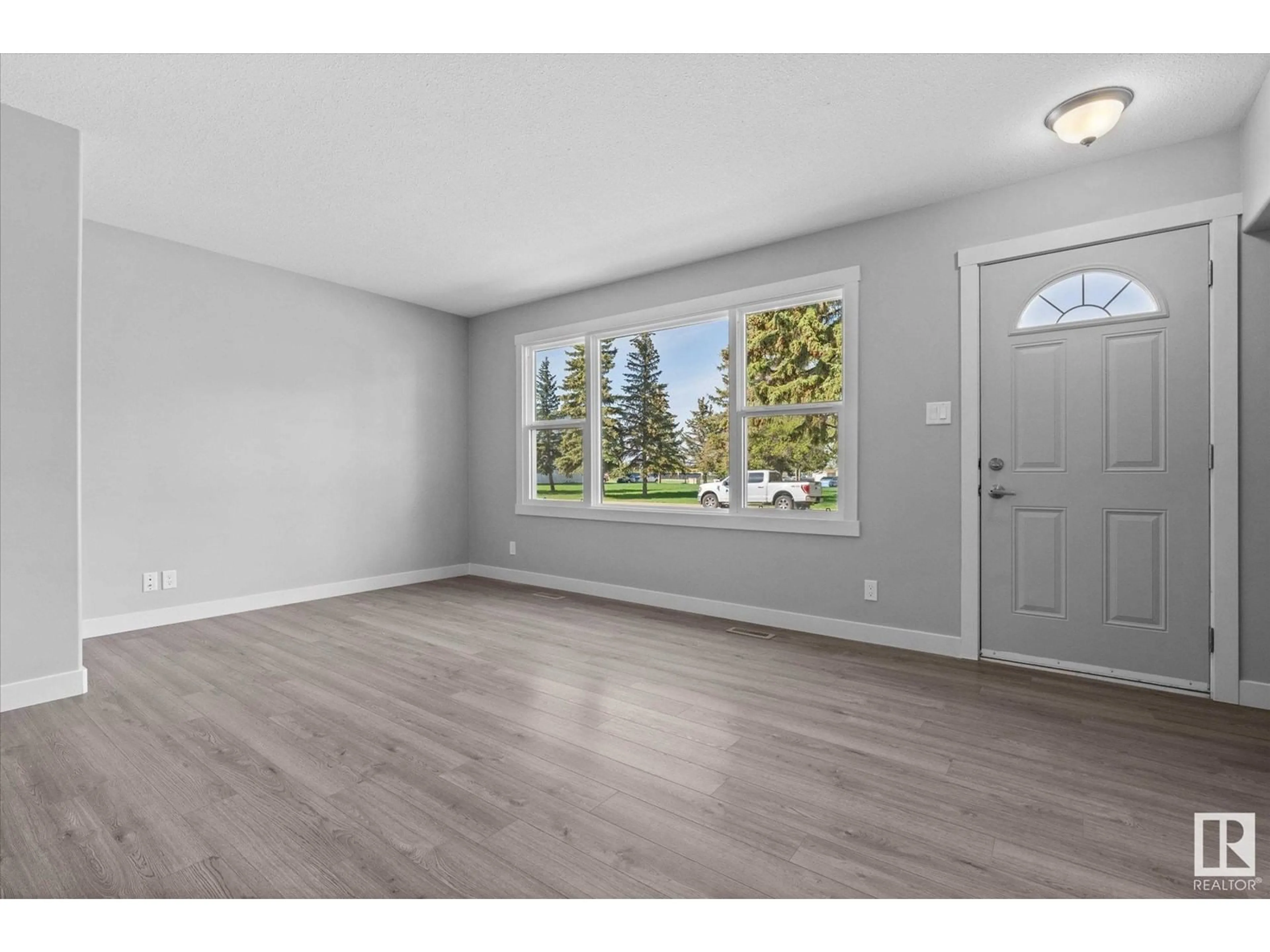 Unknown for 5325 46 ST, Vegreville Alberta T9C1C4