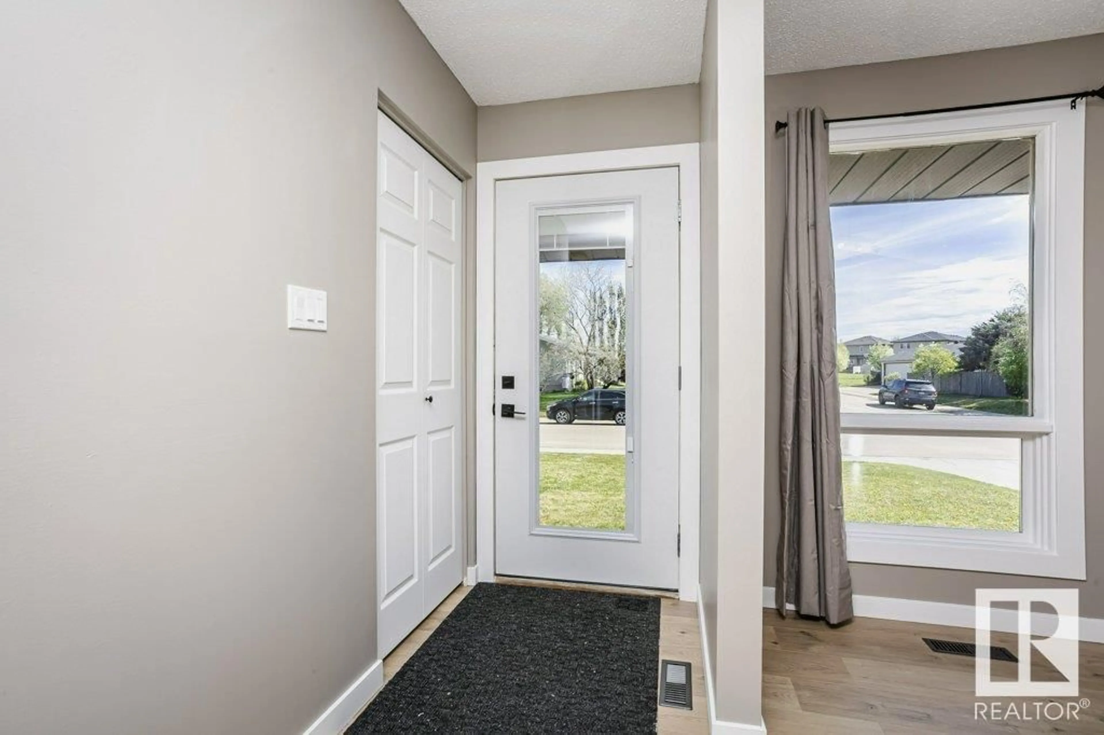 Indoor entryway for 4403 54 AV, Beaumont Alberta T4X1J6