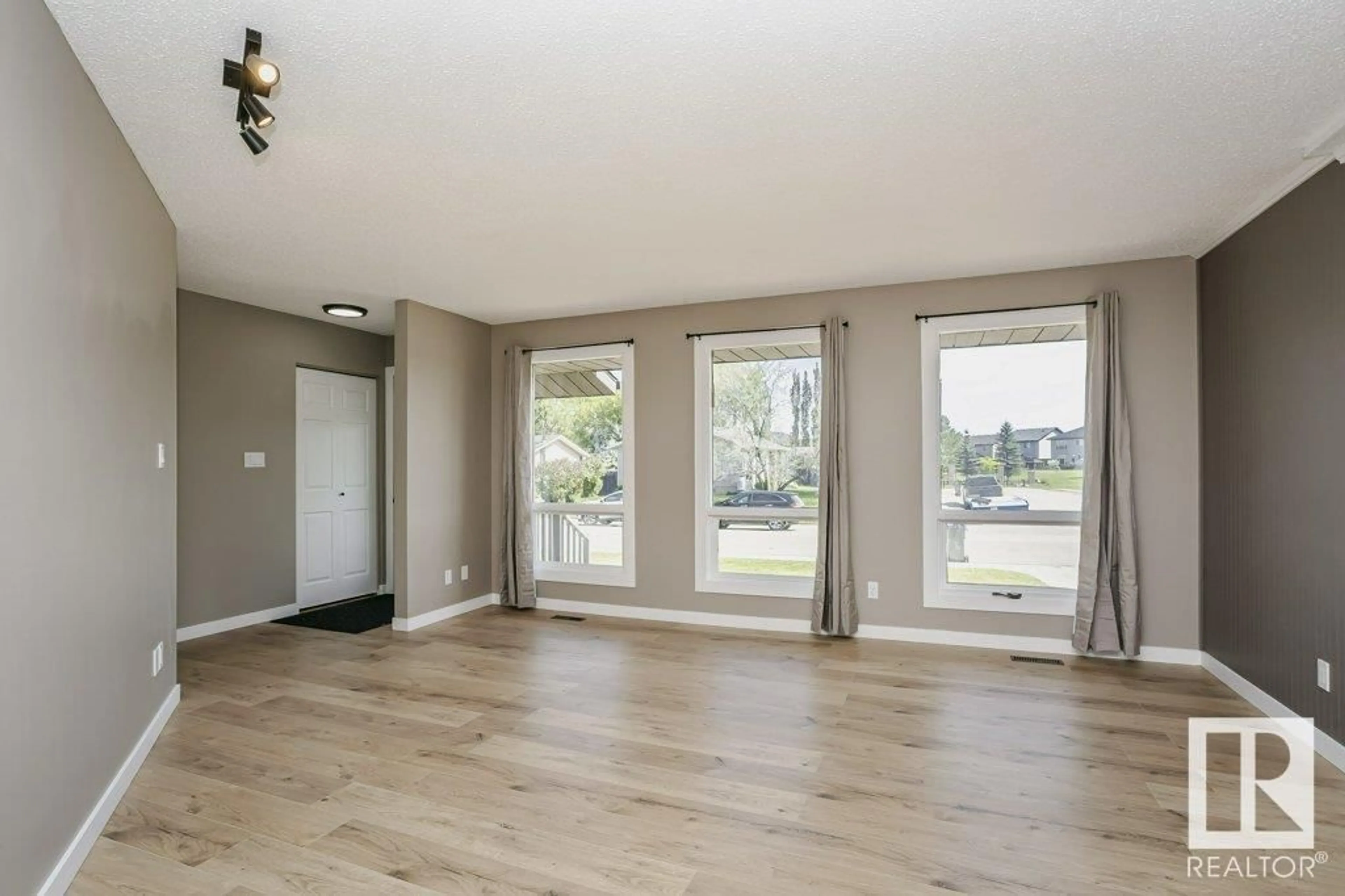 Unknown for 4403 54 AV, Beaumont Alberta T4X1J6