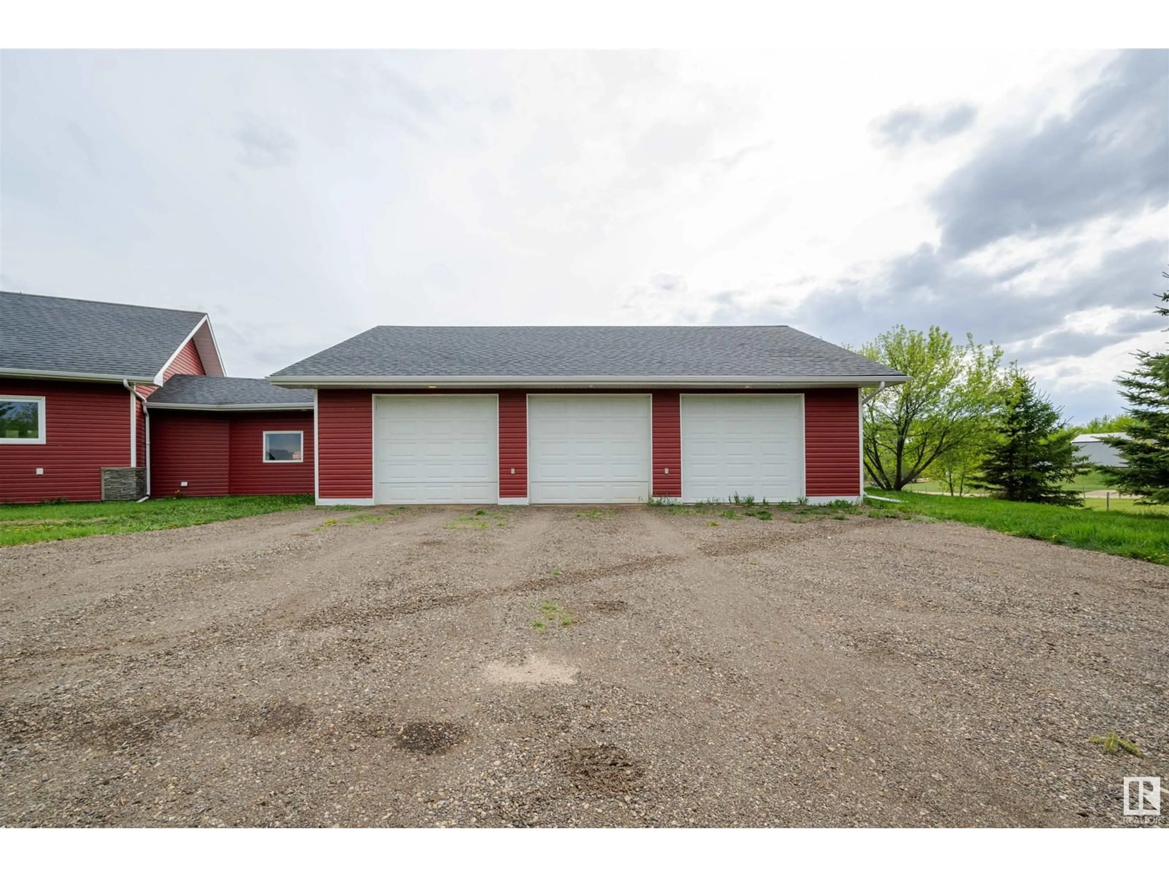 Indoor garage for 130 RGE ROAD 232, Rural Leduc County Alberta T4X0K9