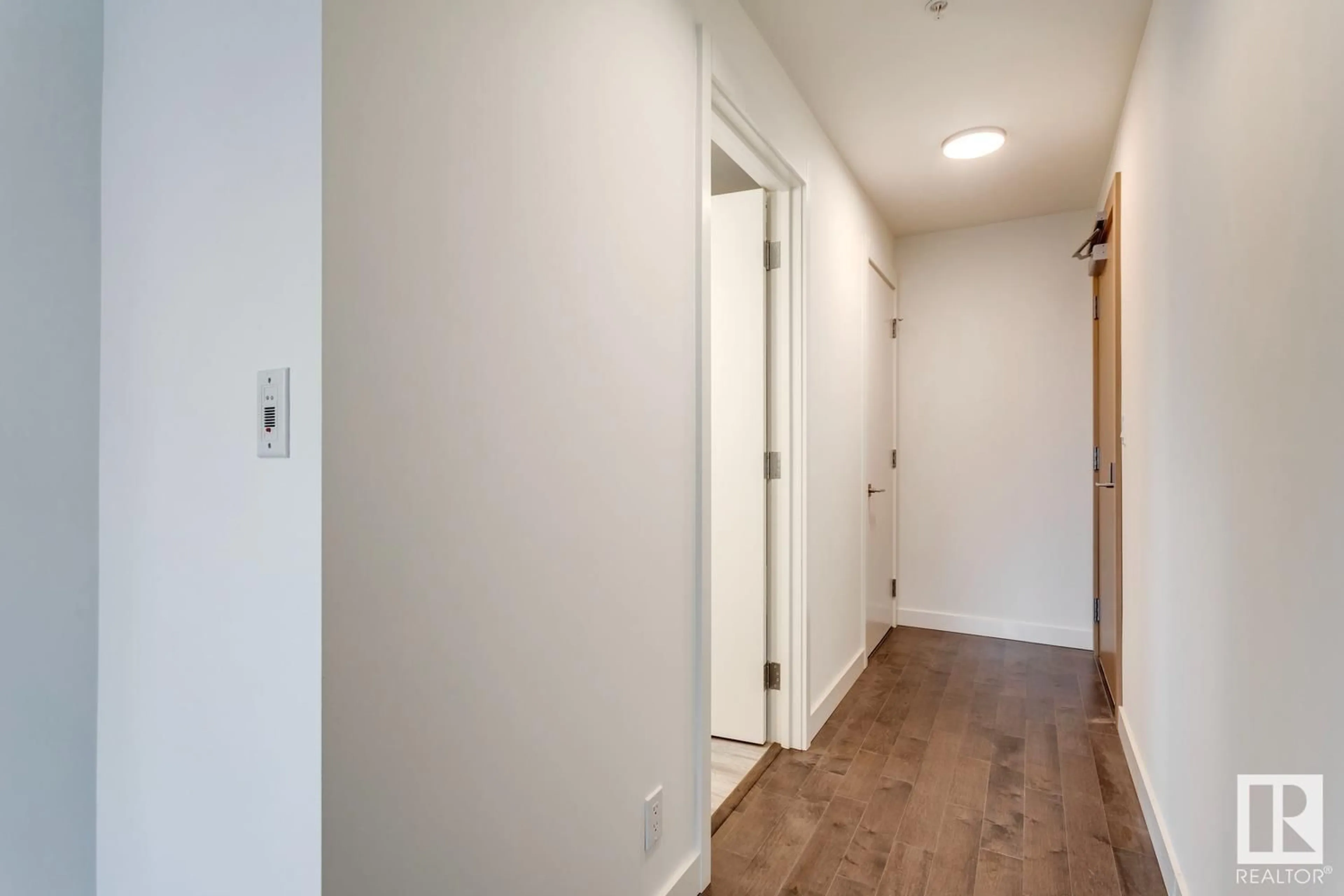 Unknown for 10360 - 3307 102 ST, Edmonton Alberta T5J0K6