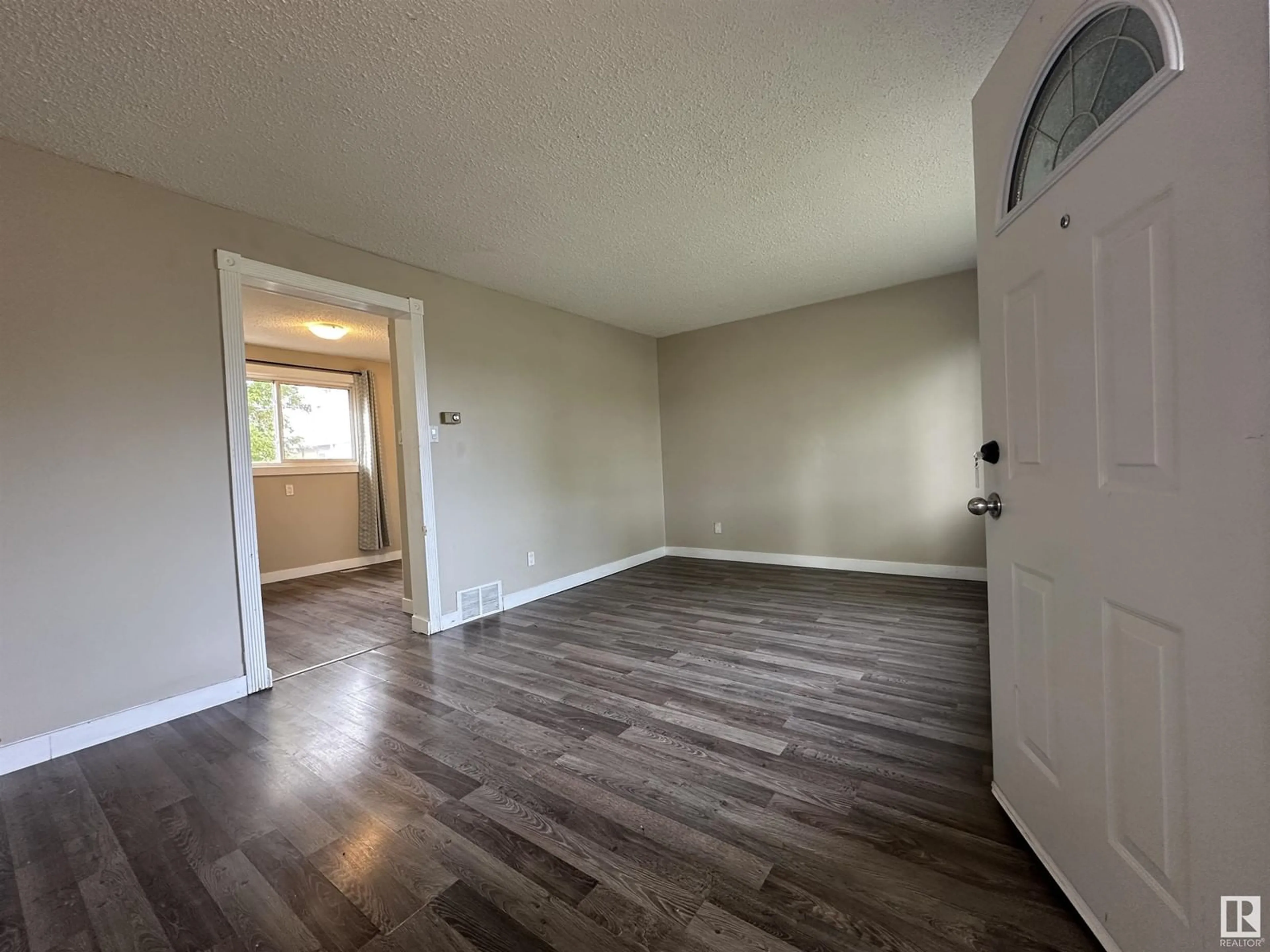 A pic of a room for NW - 1533 KNOTTWOOD N, Edmonton Alberta T6K2K1