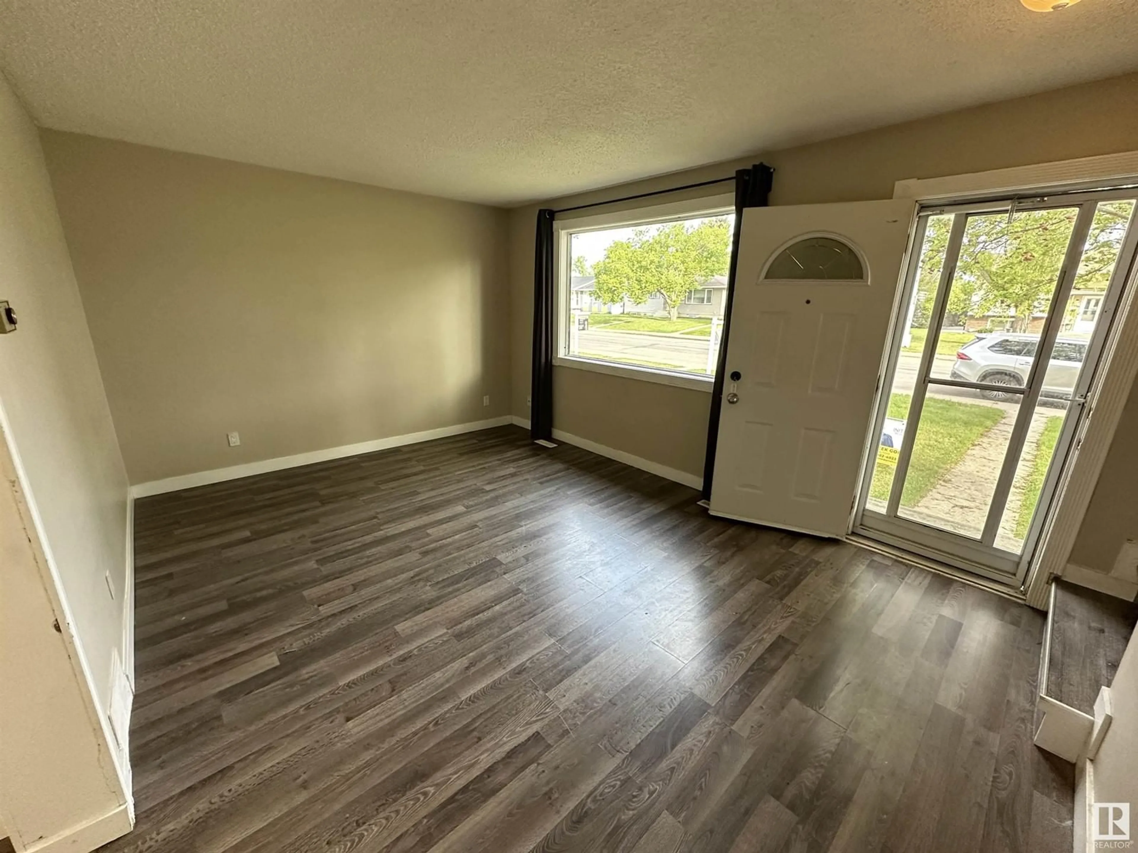 A pic of a room for NW - 1533 KNOTTWOOD N, Edmonton Alberta T6K2K1