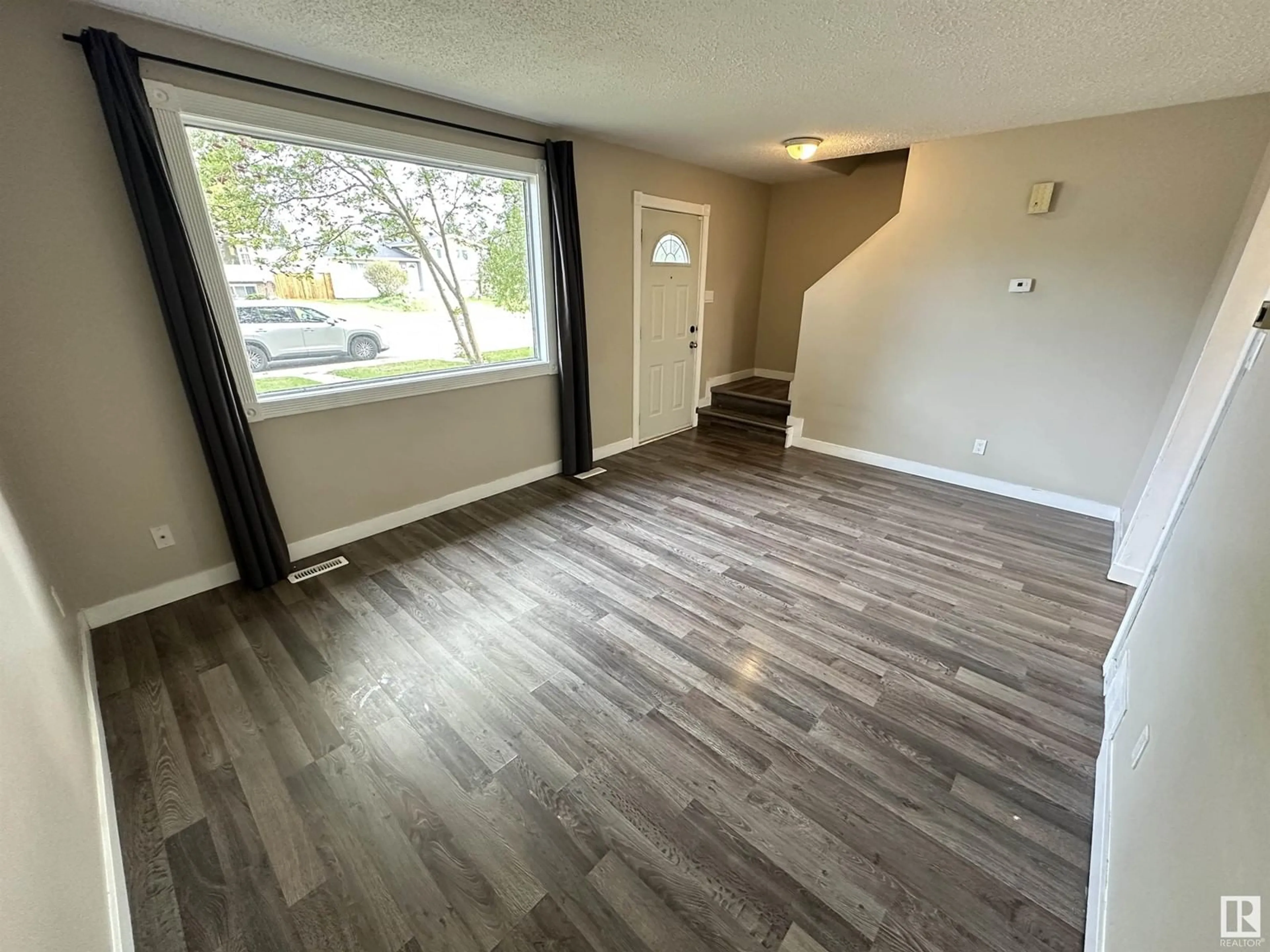A pic of a room for NW - 1533 KNOTTWOOD N, Edmonton Alberta T6K2K1