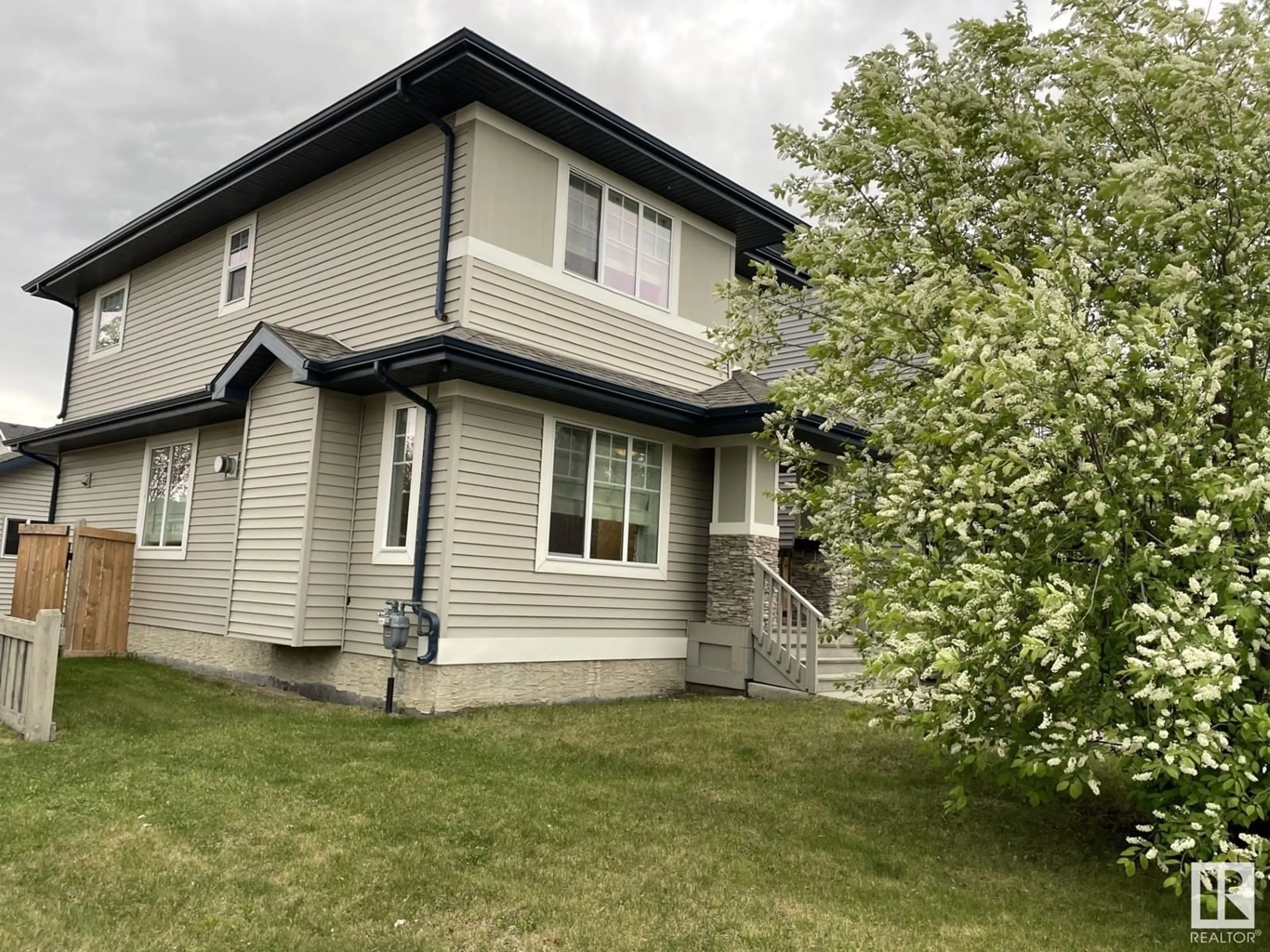 Home with vinyl exterior material, unknown for SW - 1005 177A ST, Edmonton Alberta T6W2A1