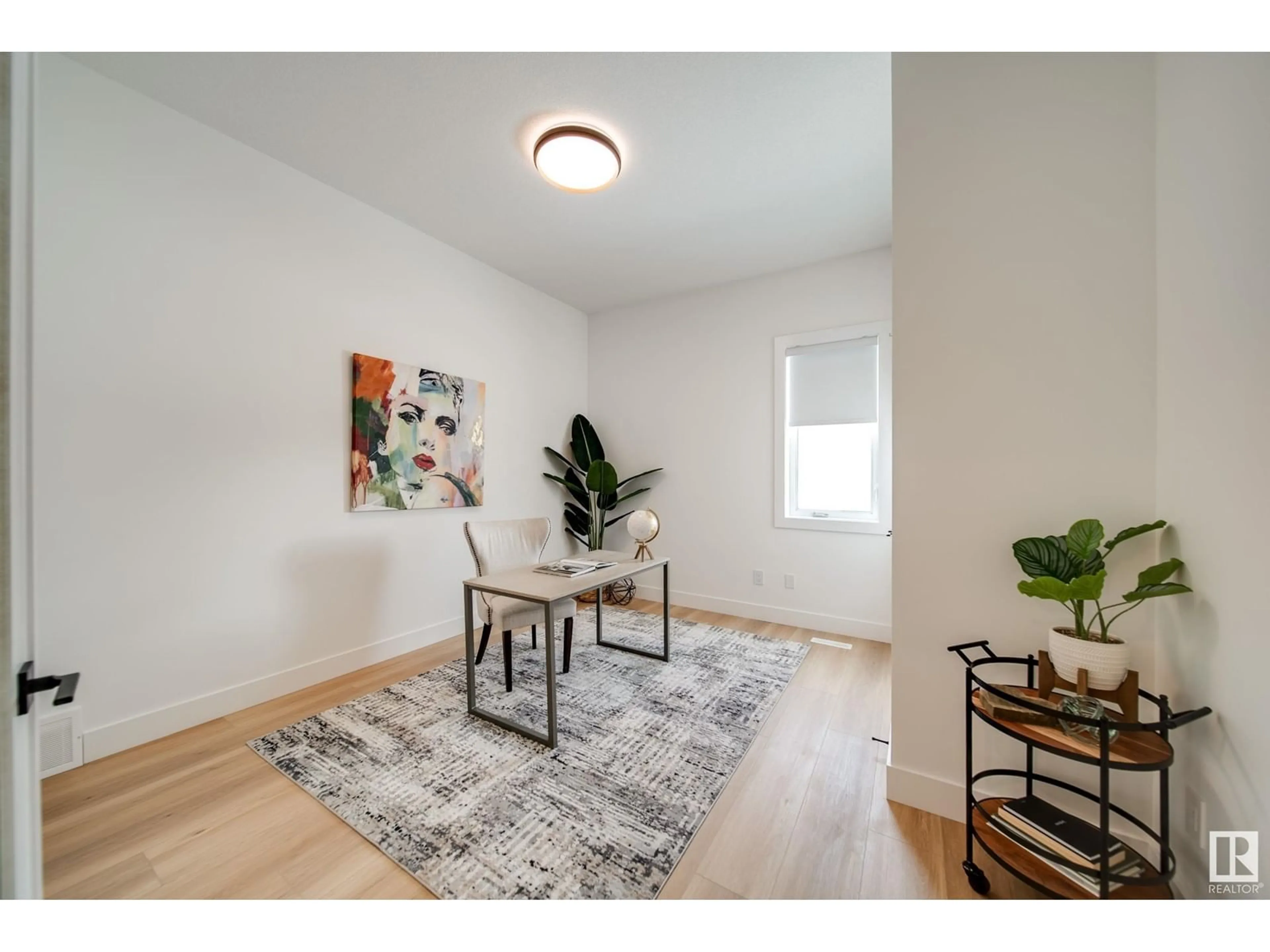 Indoor entryway for #9 - 20425 93 AV, Edmonton Alberta T5T7C7