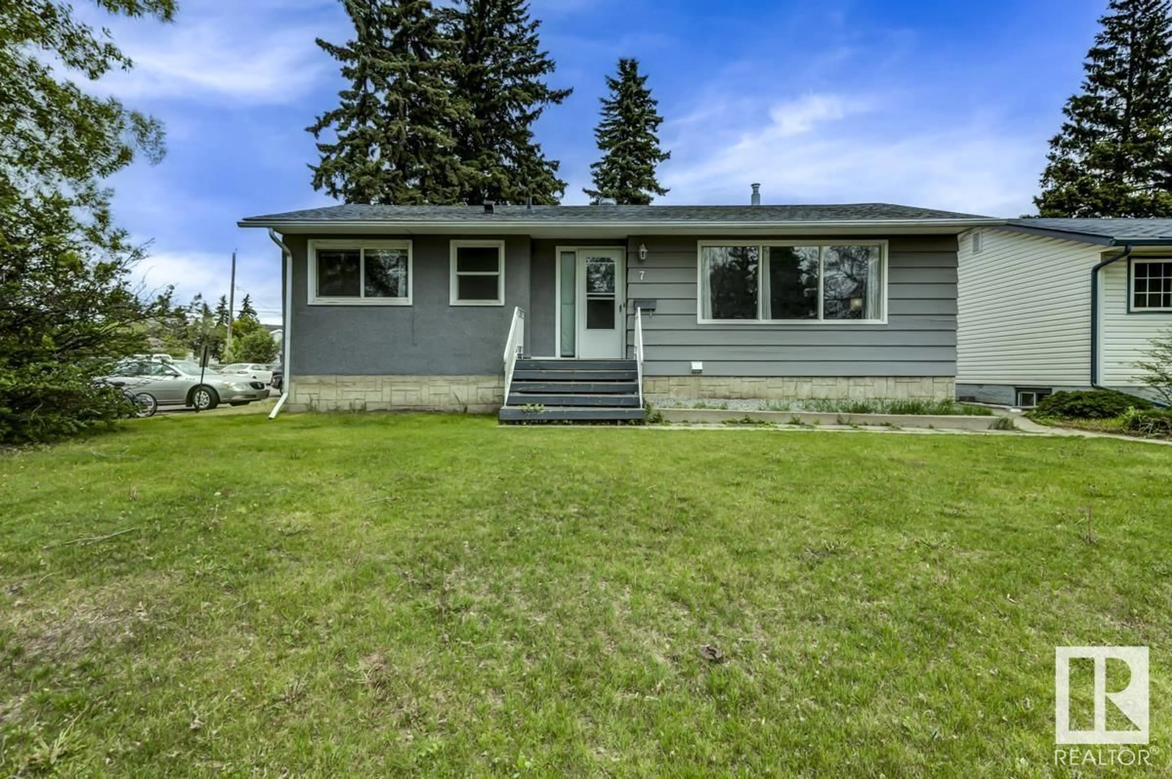 Home with vinyl exterior material, street for 7 MARION CR, St. Albert Alberta T8N1L1