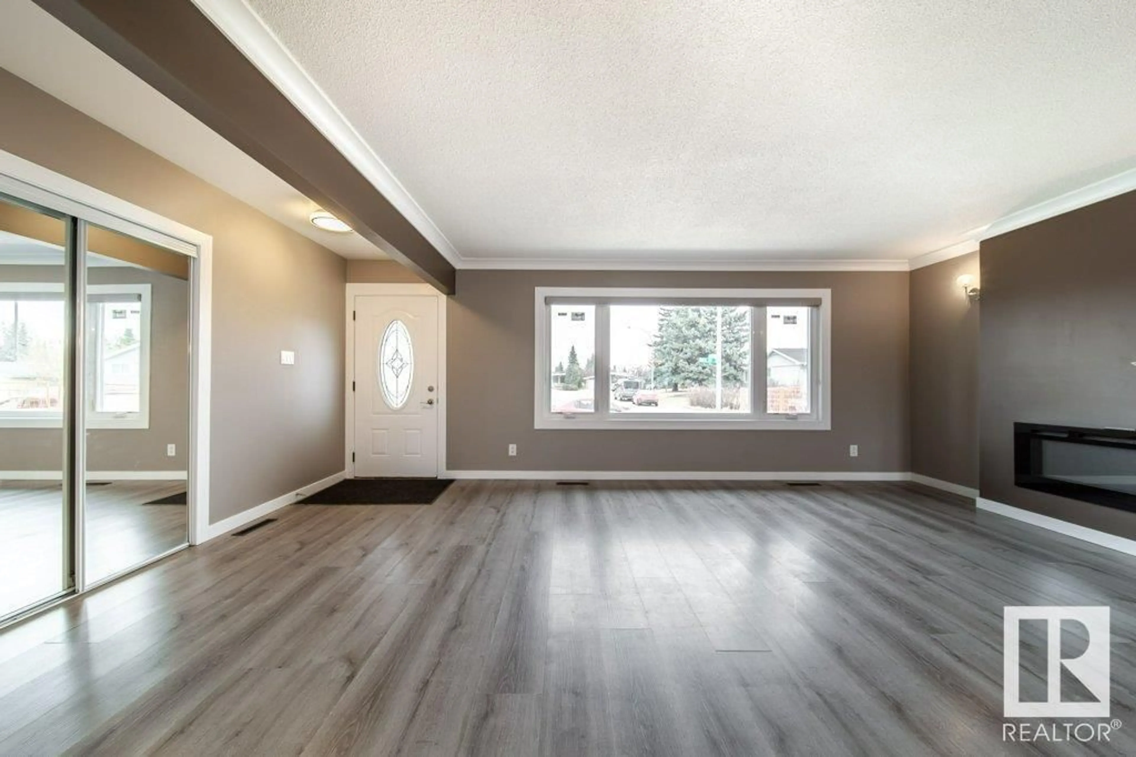 Unknown for 7723 132A AVENUE AVENUE, Edmonton Alberta T5C2C4
