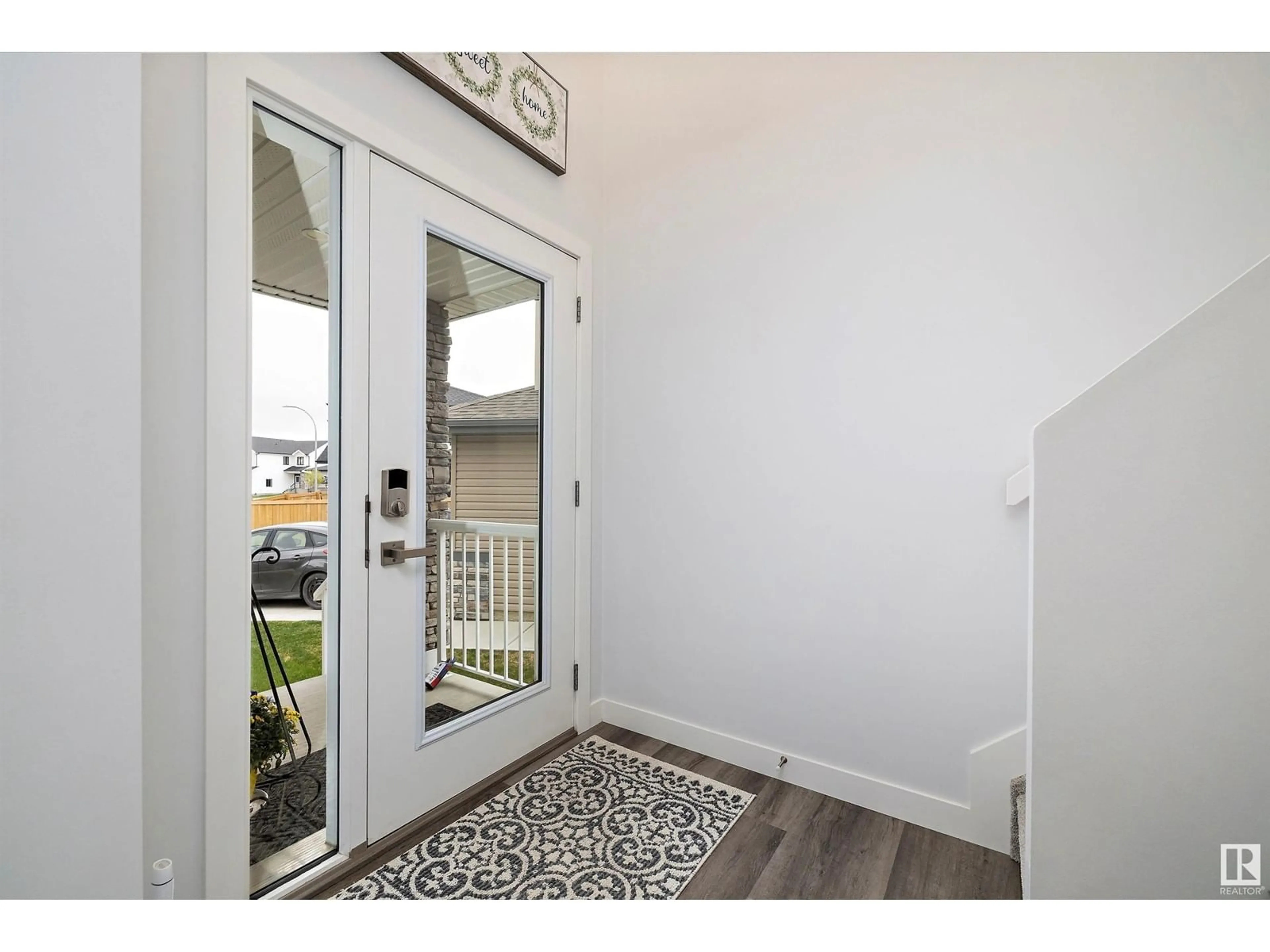 Indoor entryway for 10608 96A ST, Morinville Alberta T8R0E8