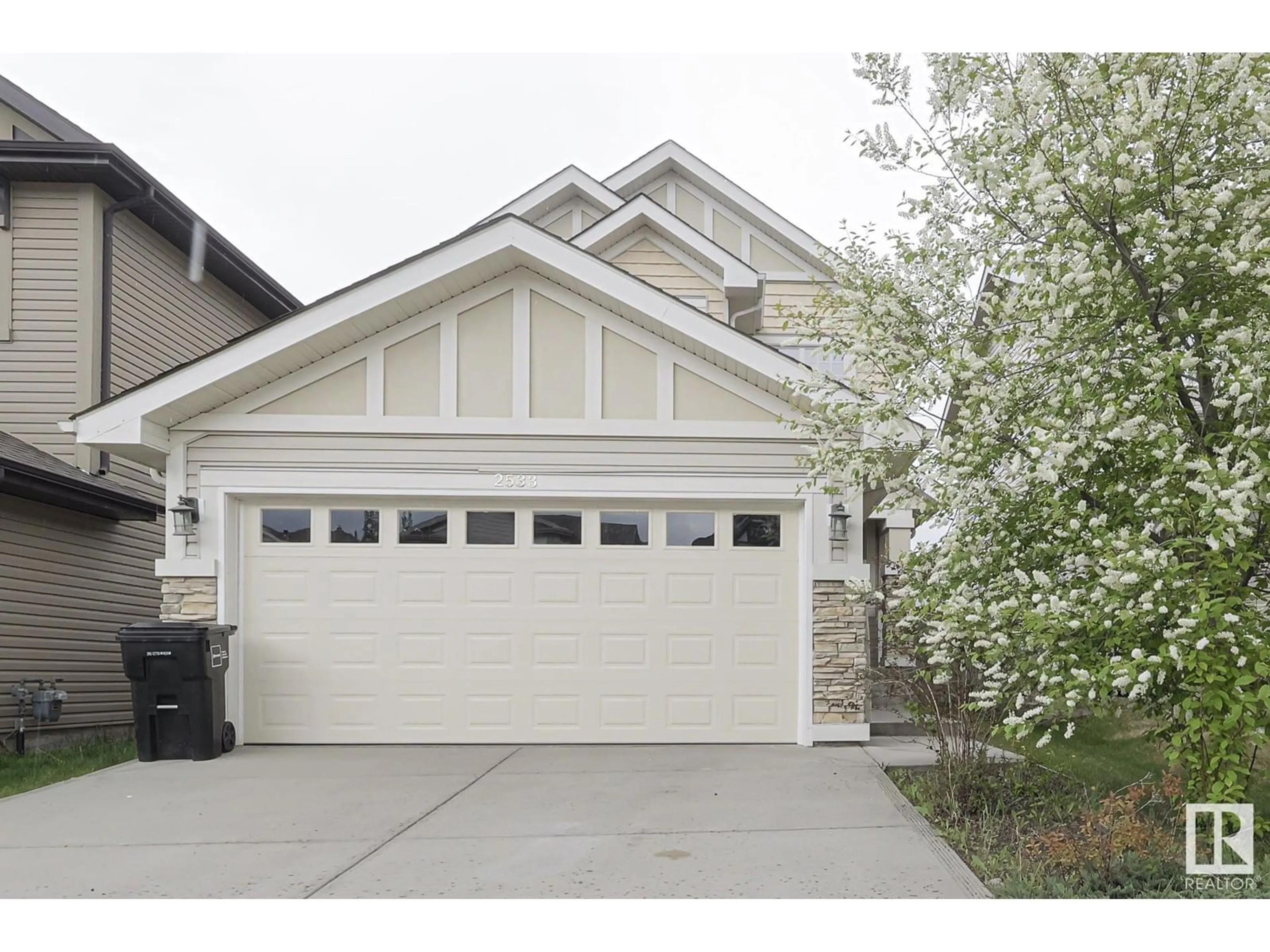 Home with vinyl exterior material, street for SW - 2533 COLE CR, Edmonton Alberta T6W2A3