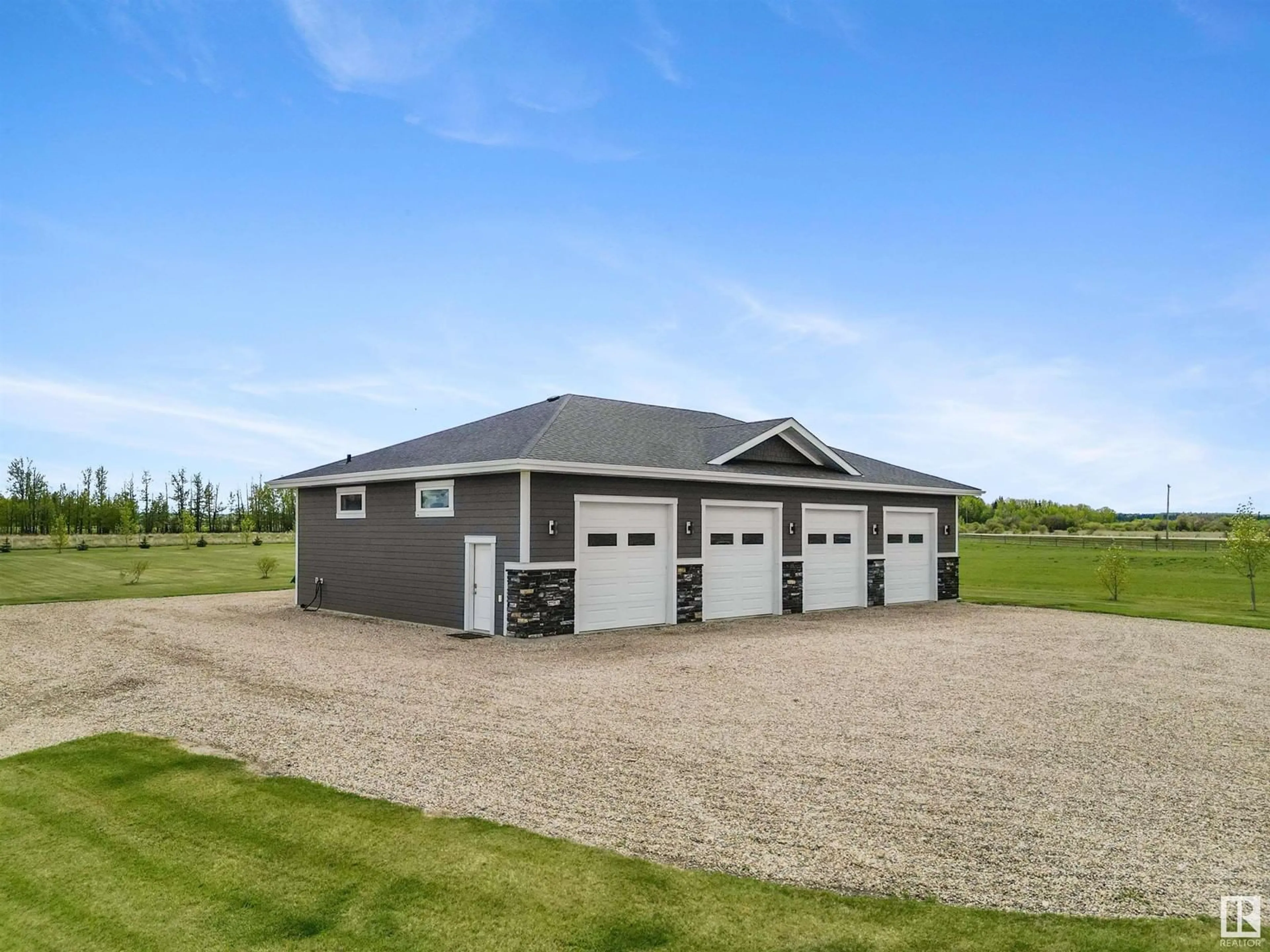 Indoor garage for #8 - 49413 RANGE ROAD 73, Rural Brazeau County Alberta T0E1Z0