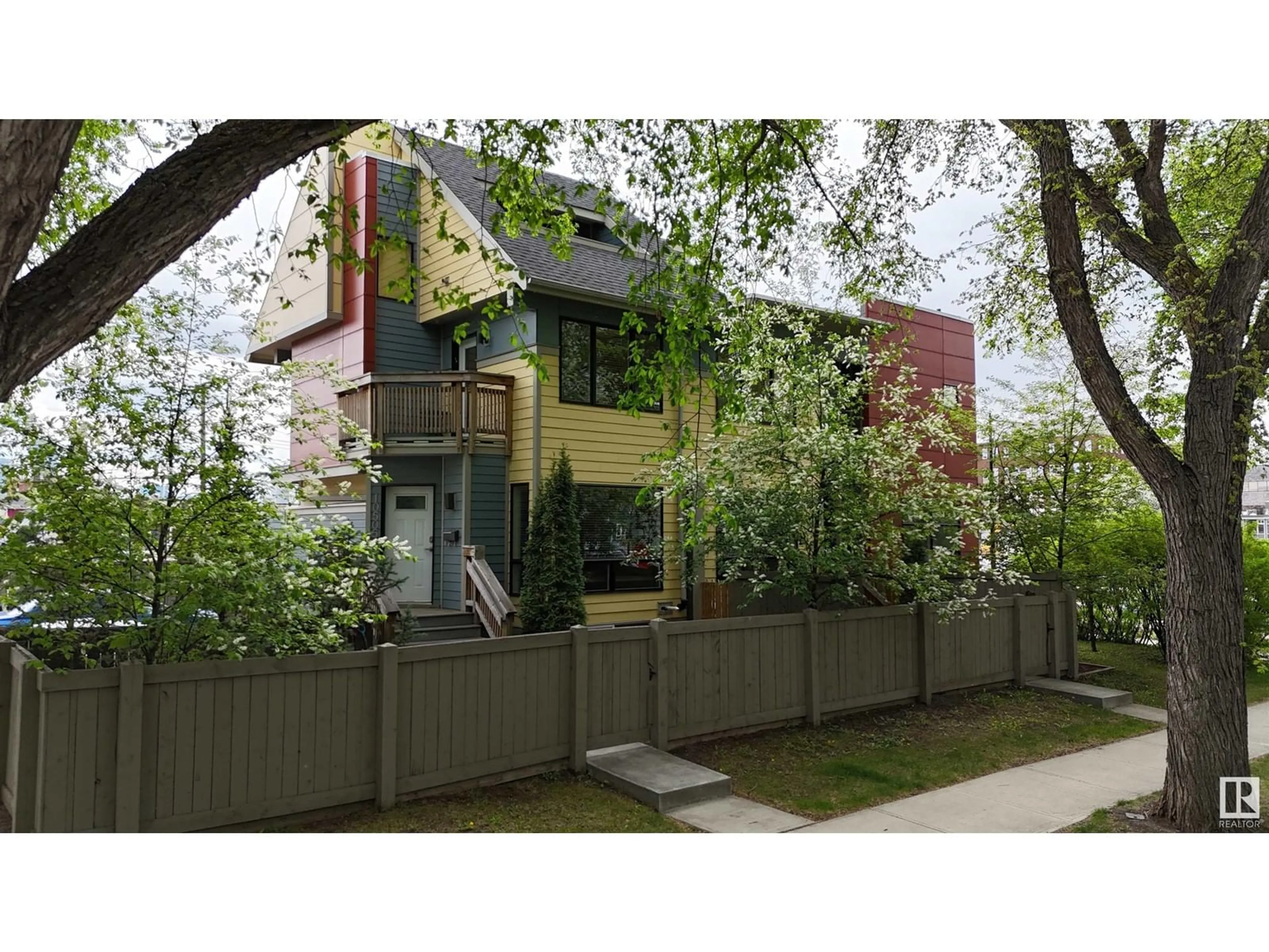 Unknown for 12430 105 AV, Edmonton Alberta T5N0Y6