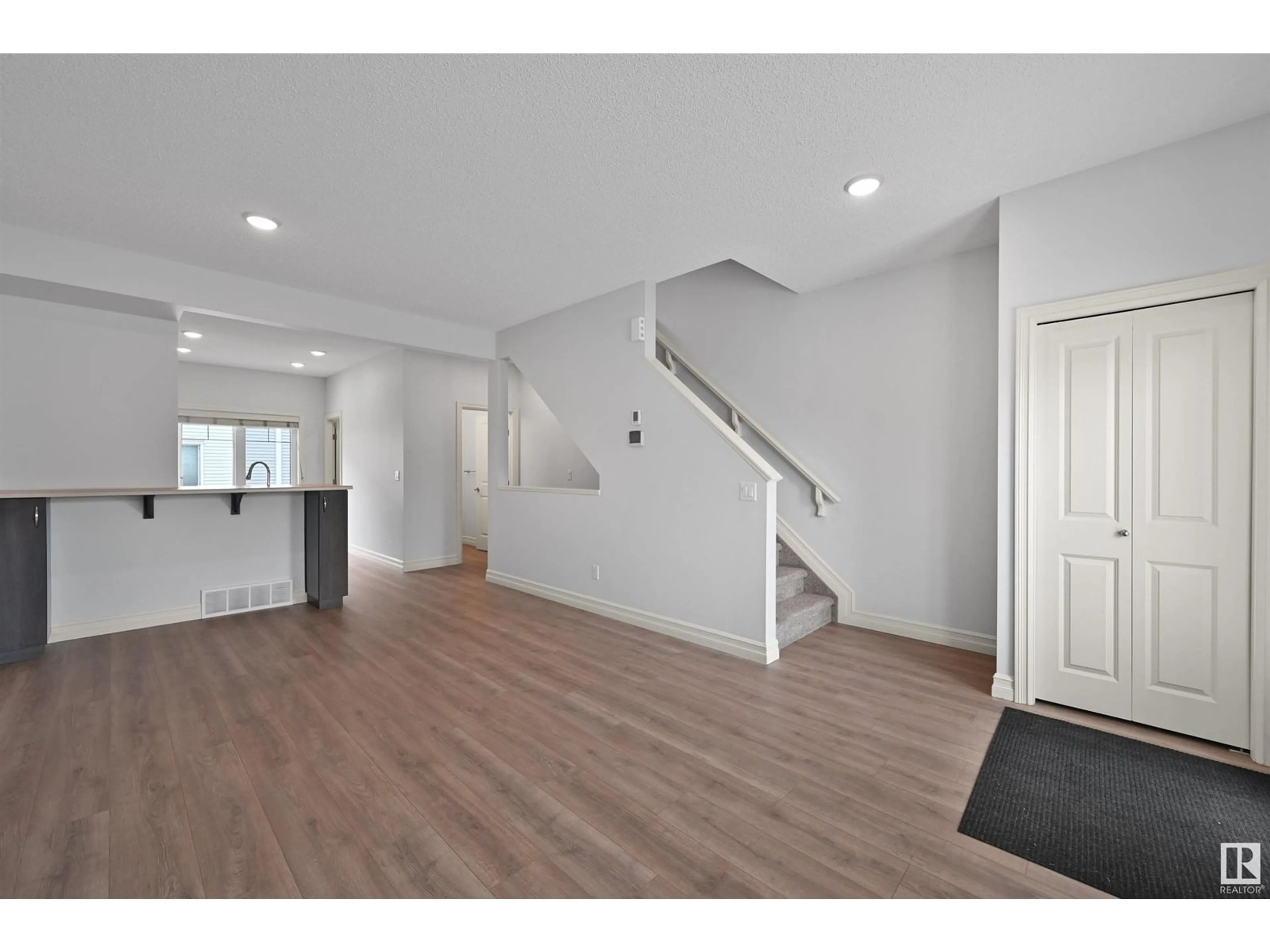 Unknown for #4 - 804 WELSH DR, Edmonton Alberta T6X1Y8
