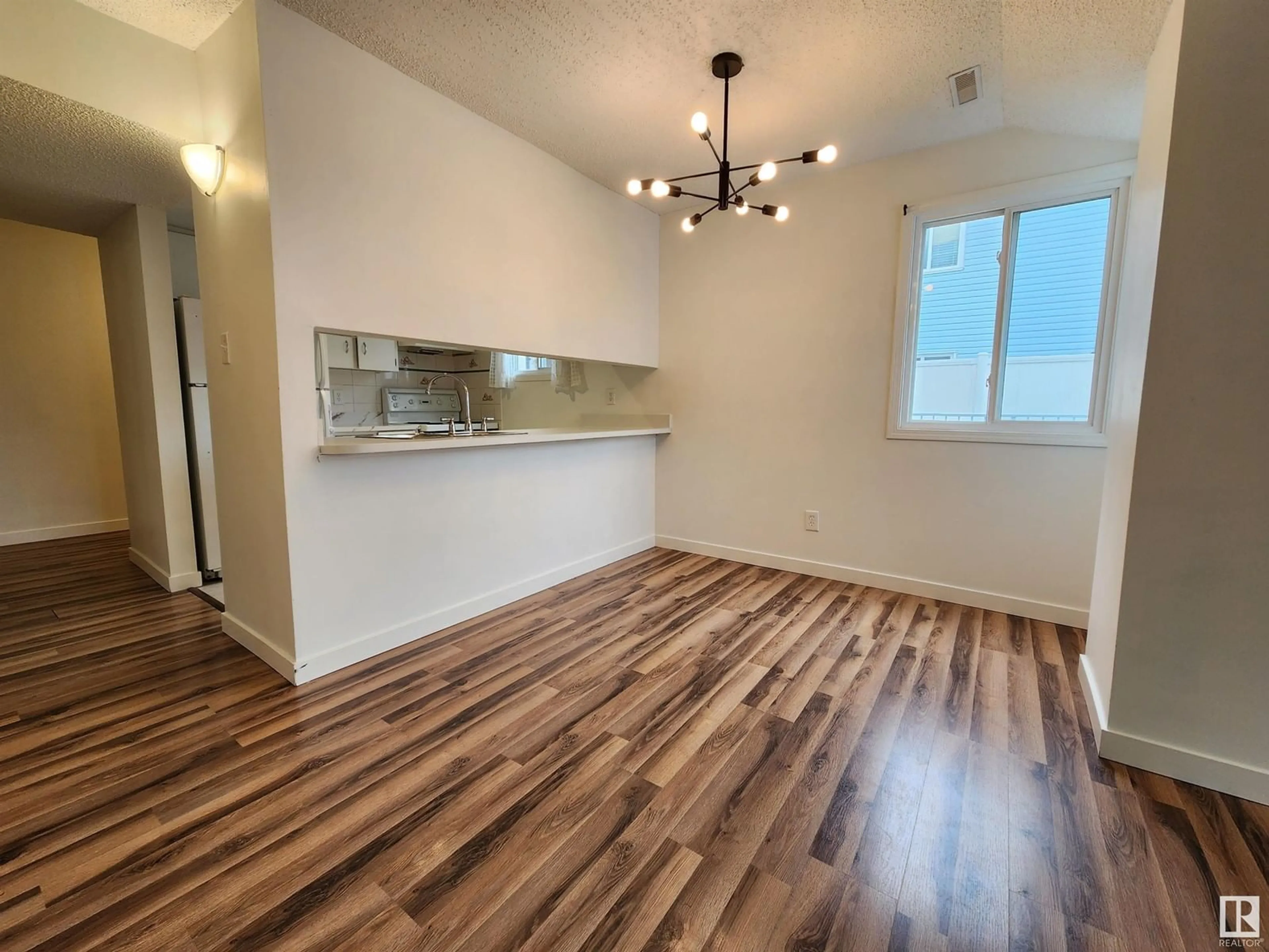 A pic of a room for 303 LANCASTER TC, Edmonton Alberta T5X5T7