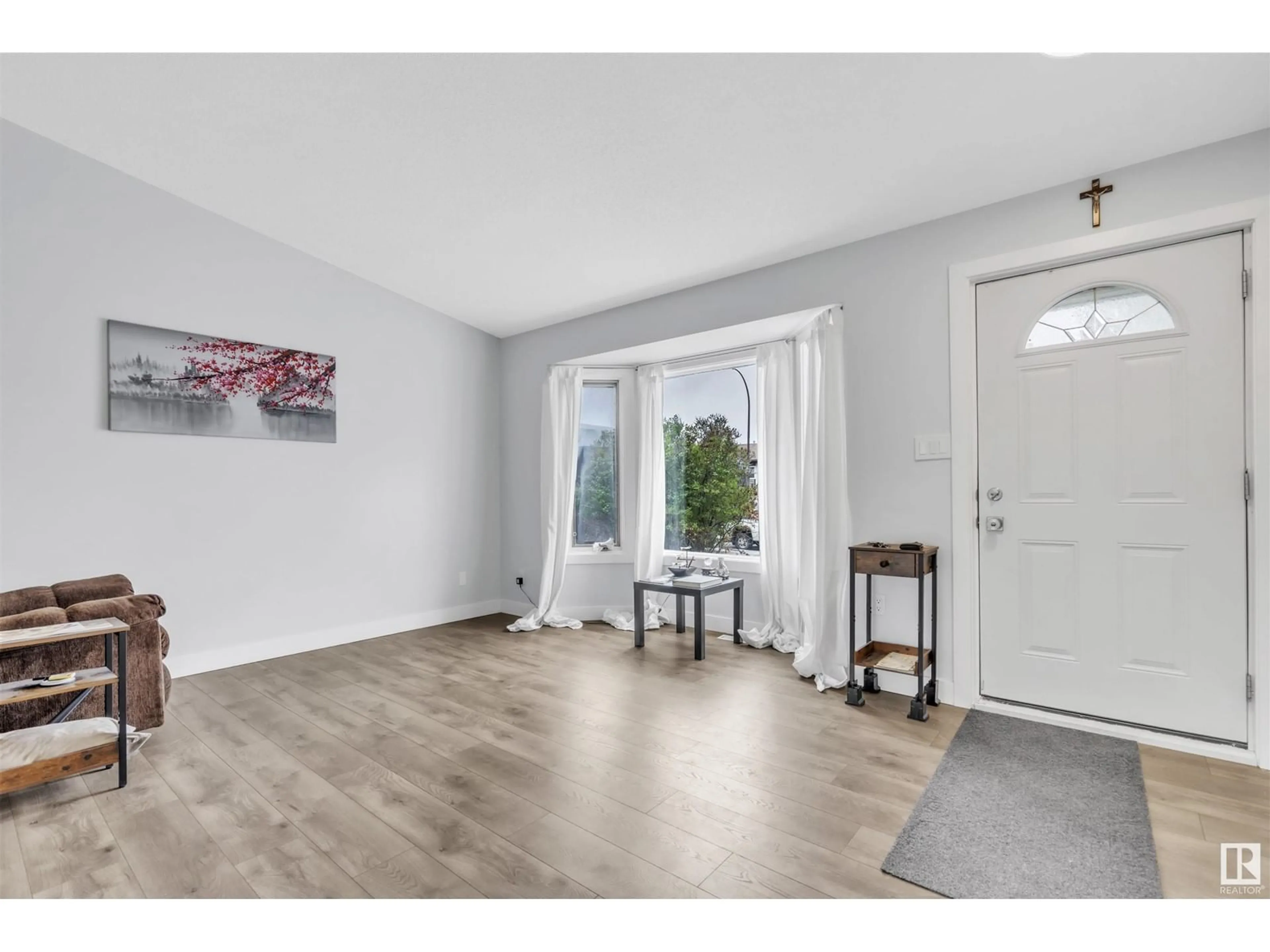 Indoor entryway for 5121 43 ST, Cold Lake Alberta T9M2A1