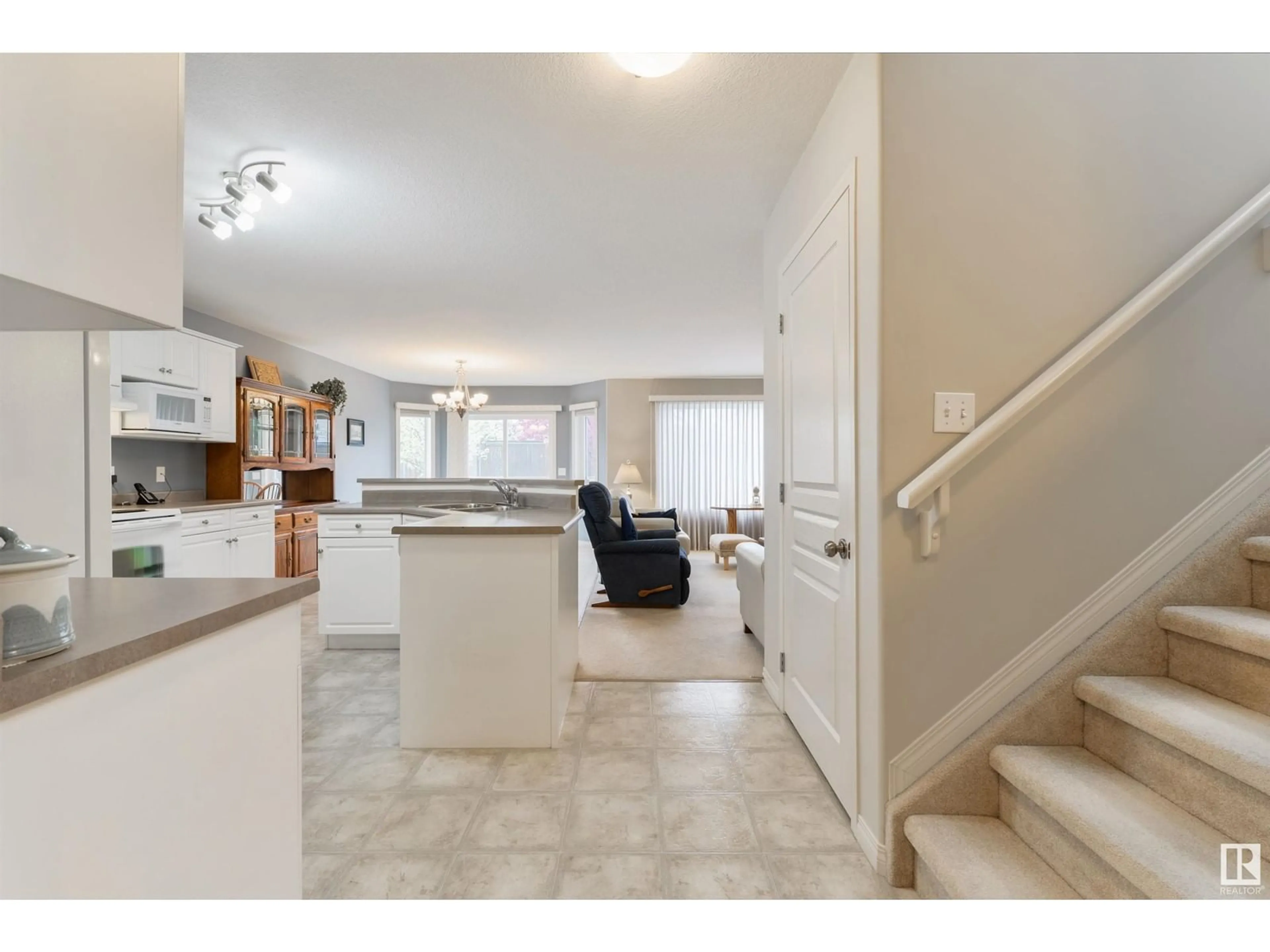 Open concept kitchen, ceramic/tile floor for 36 GRAYRIDGE CR, Stony Plain Alberta T7Z2Z3