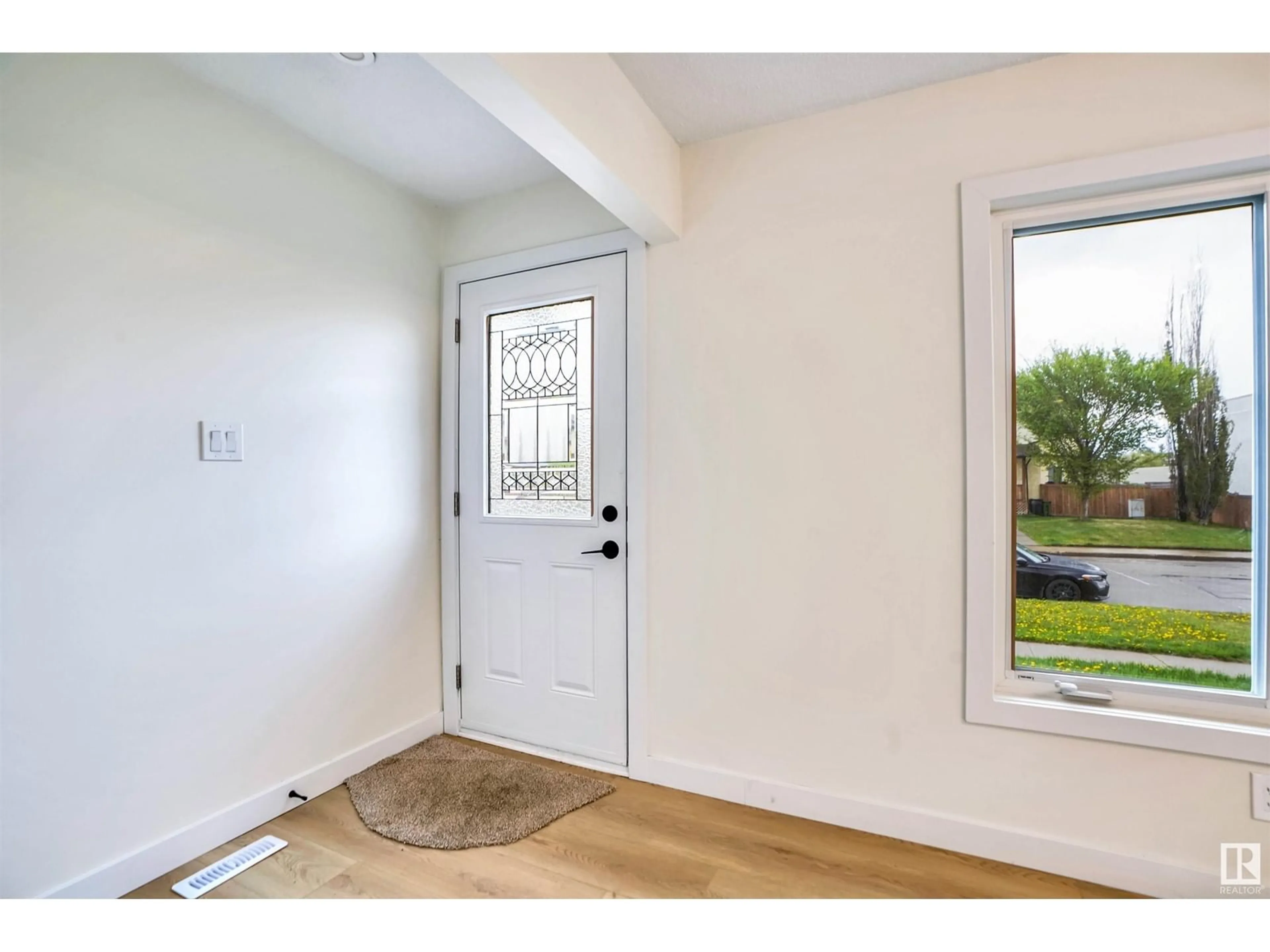 Indoor entryway for NW - 3806 85 ST, Edmonton Alberta T6K0H6