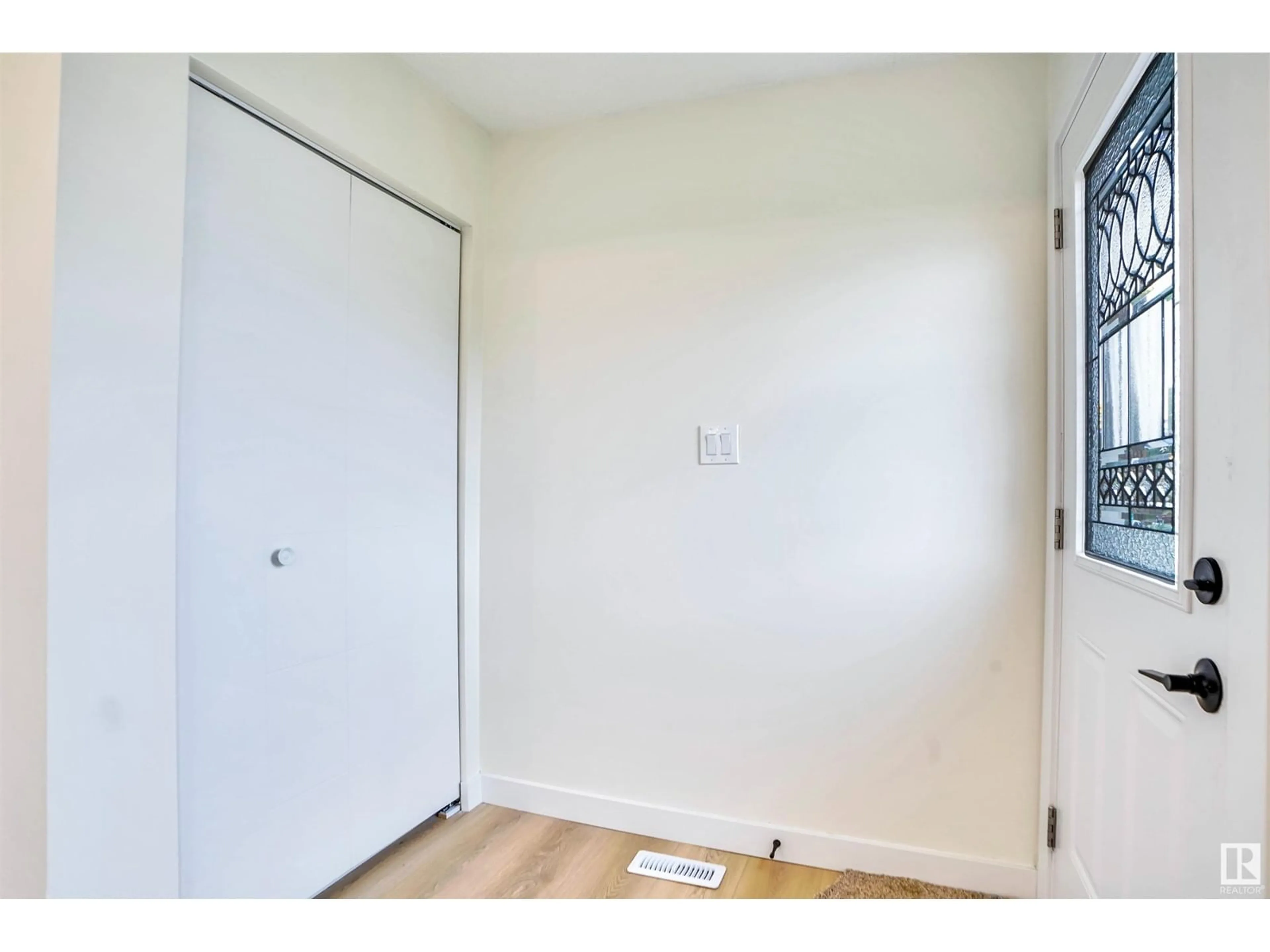 Unknown for NW - 3806 85 ST, Edmonton Alberta T6K0H6