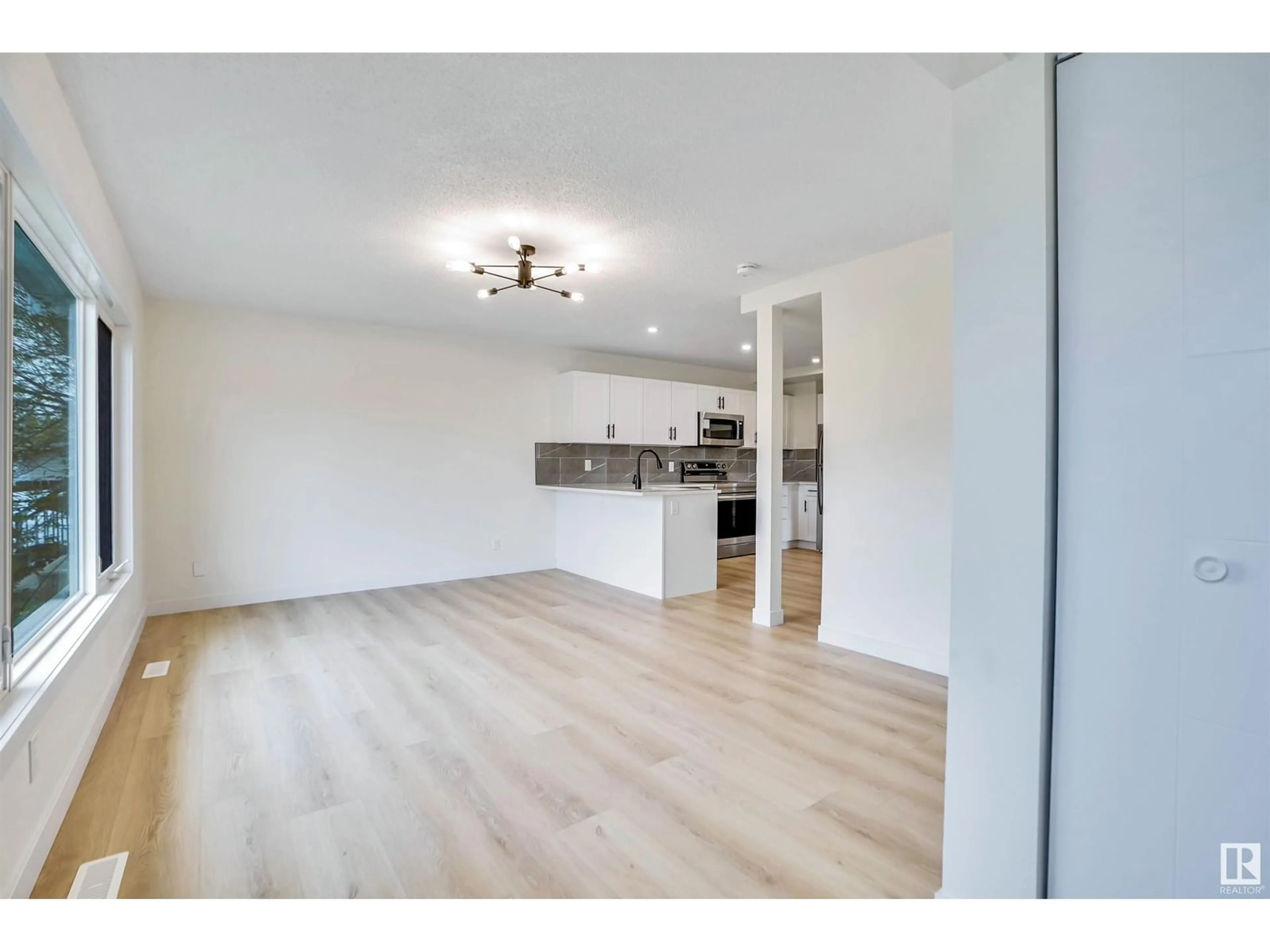 A pic of a room for NW - 3806 85 ST, Edmonton Alberta T6K0H6
