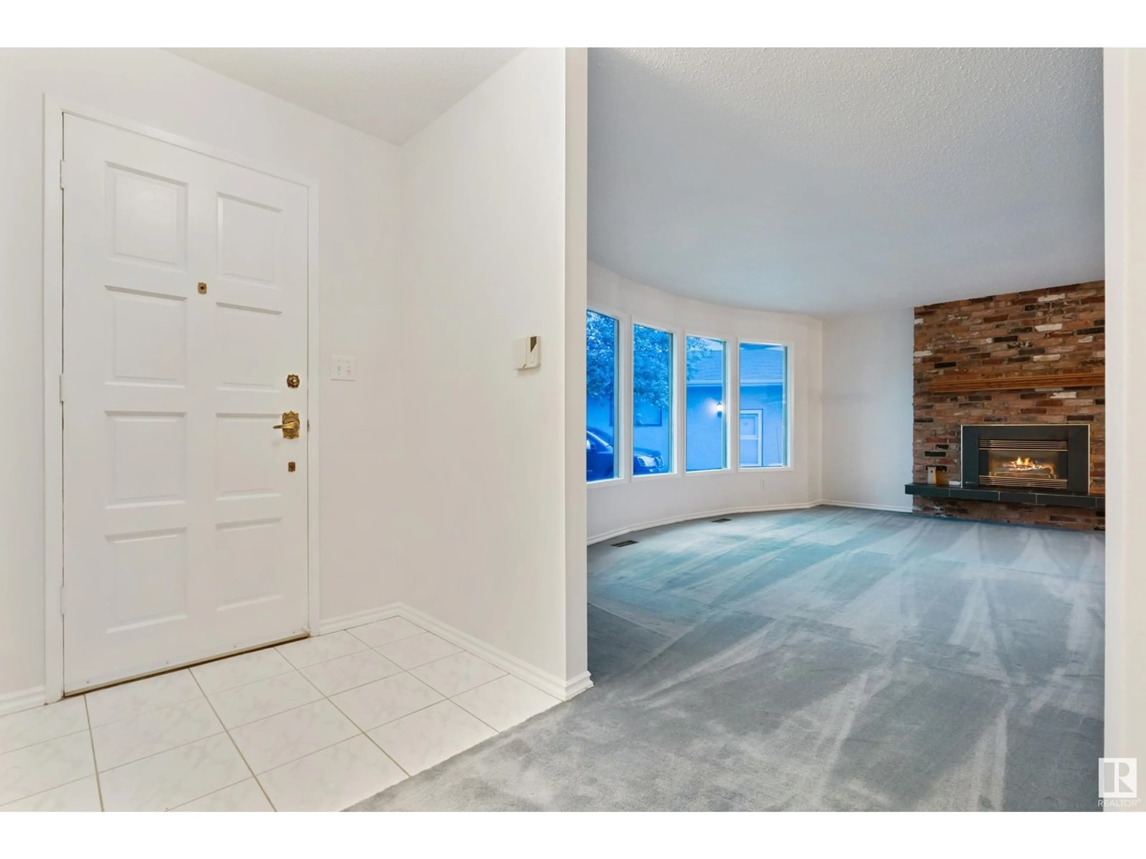 Indoor entryway for 3706 136A AV NW, Edmonton Alberta T5A2P4