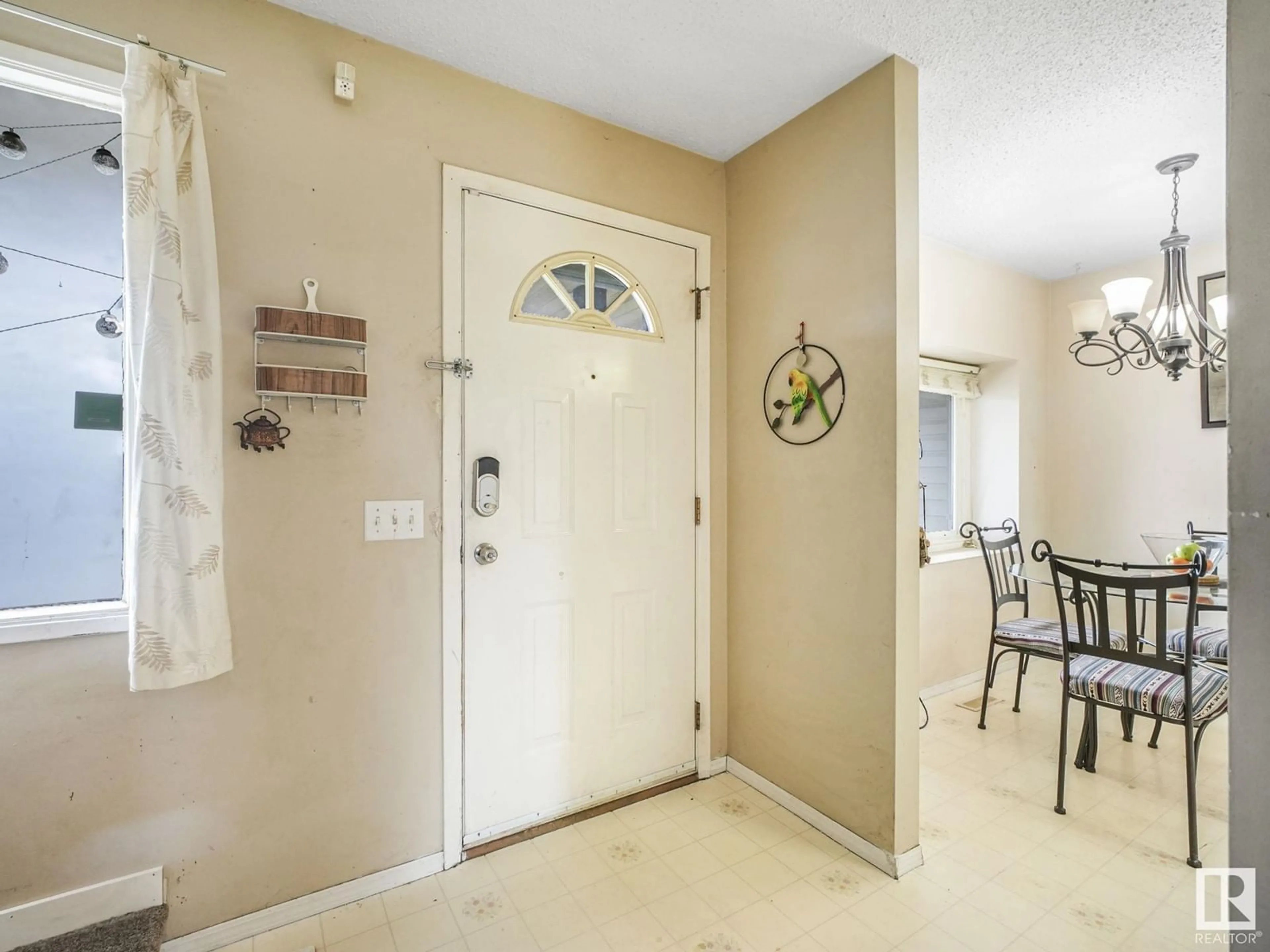 Indoor entryway for NW - 14107 30 ST, Edmonton Alberta T5Y1M6