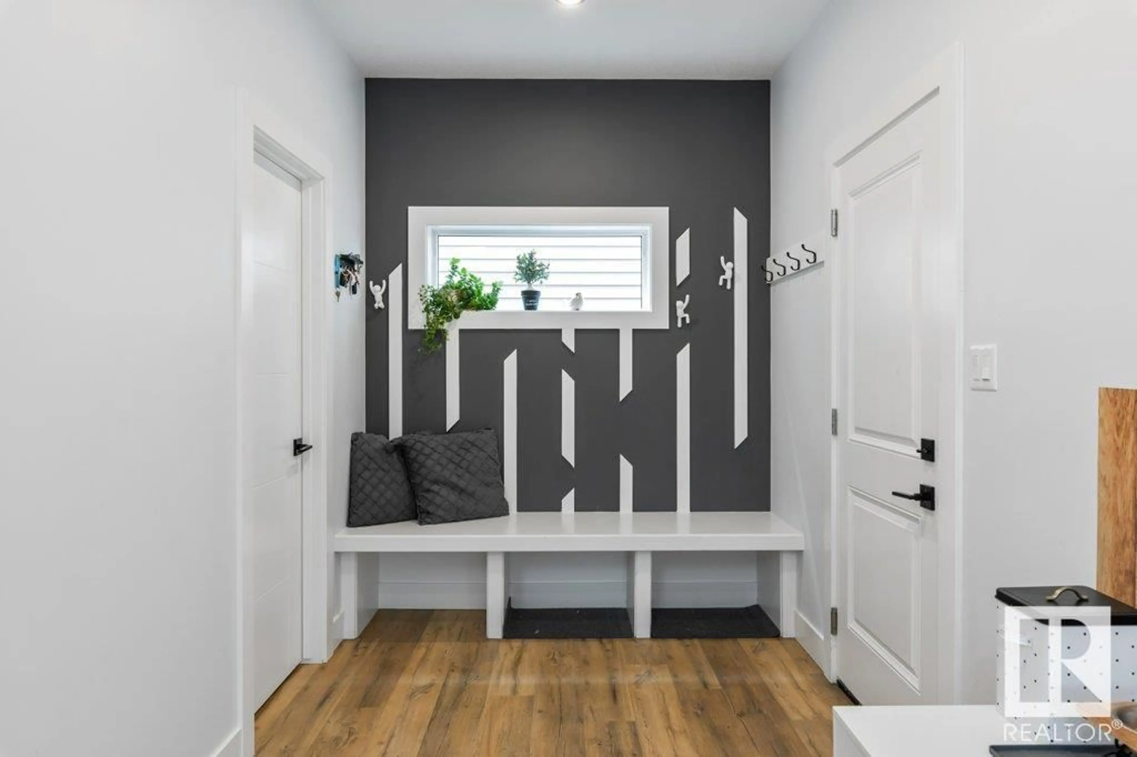 Indoor entryway for 1247 CALAHOO RD, Spruce Grove Alberta T7X4R5