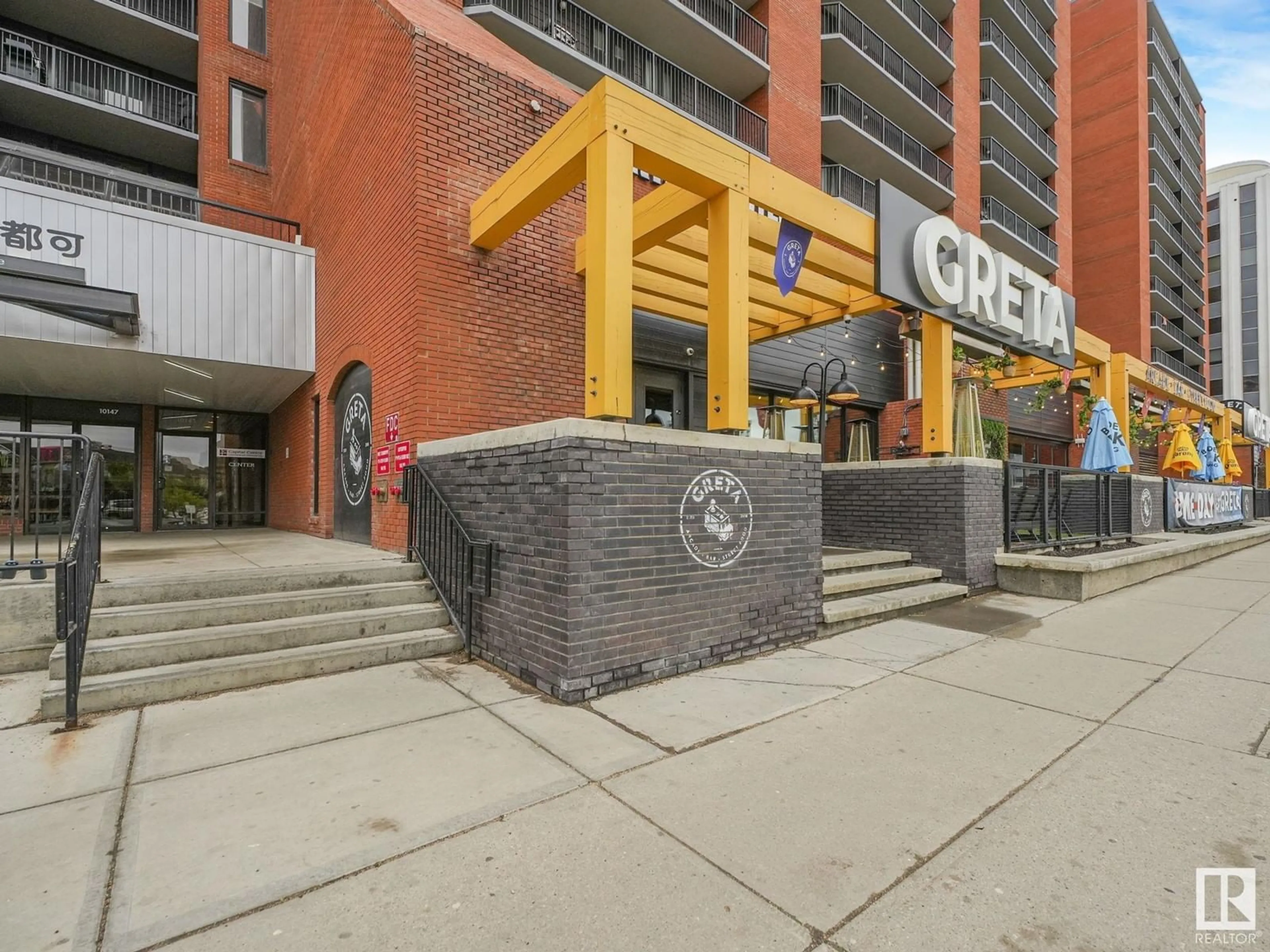 Patio, street for 10145 - 1109 109 ST, Edmonton Alberta T5J3M5