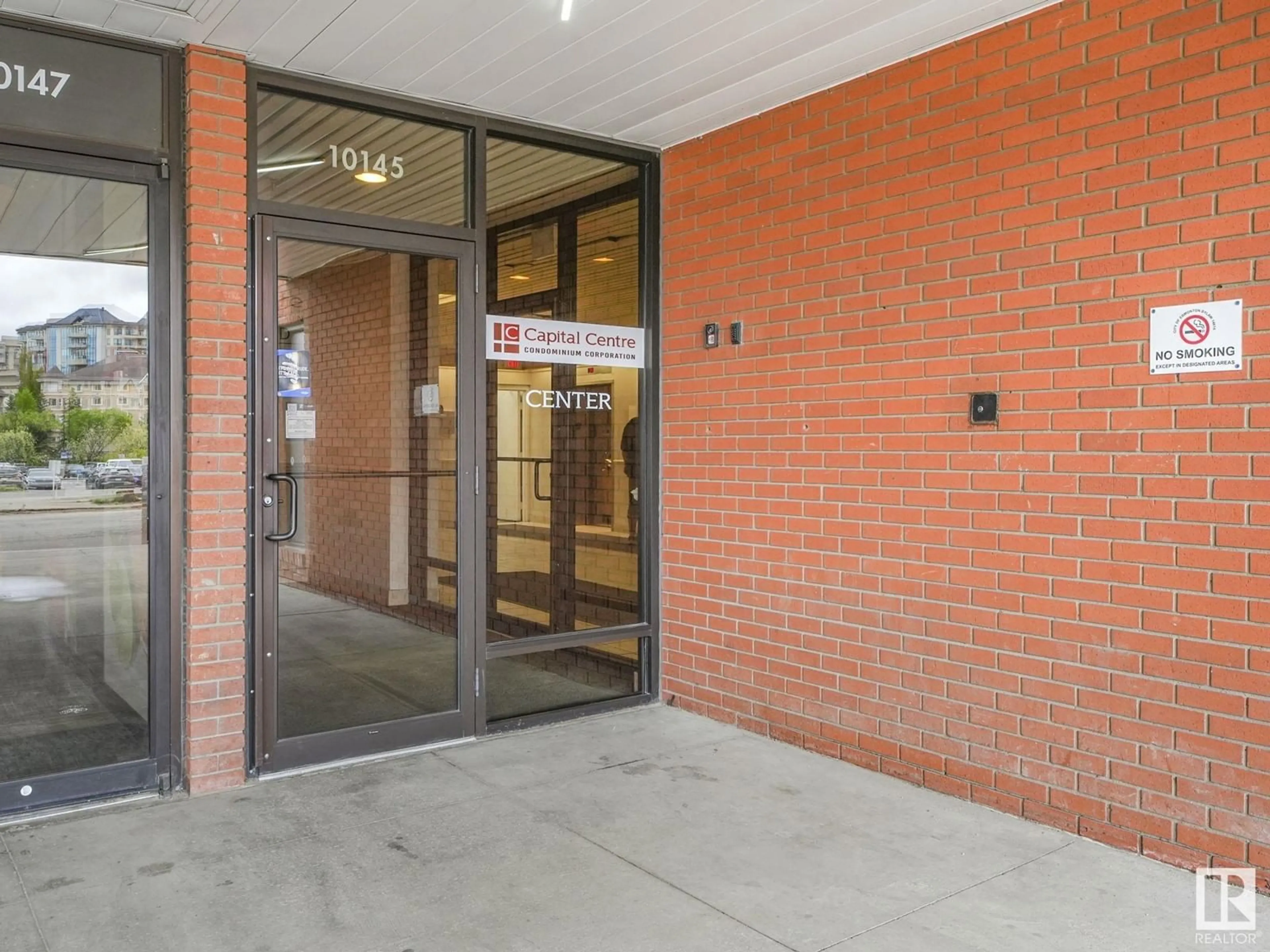 Indoor foyer for 10145 - 1109 109 ST, Edmonton Alberta T5J3M5