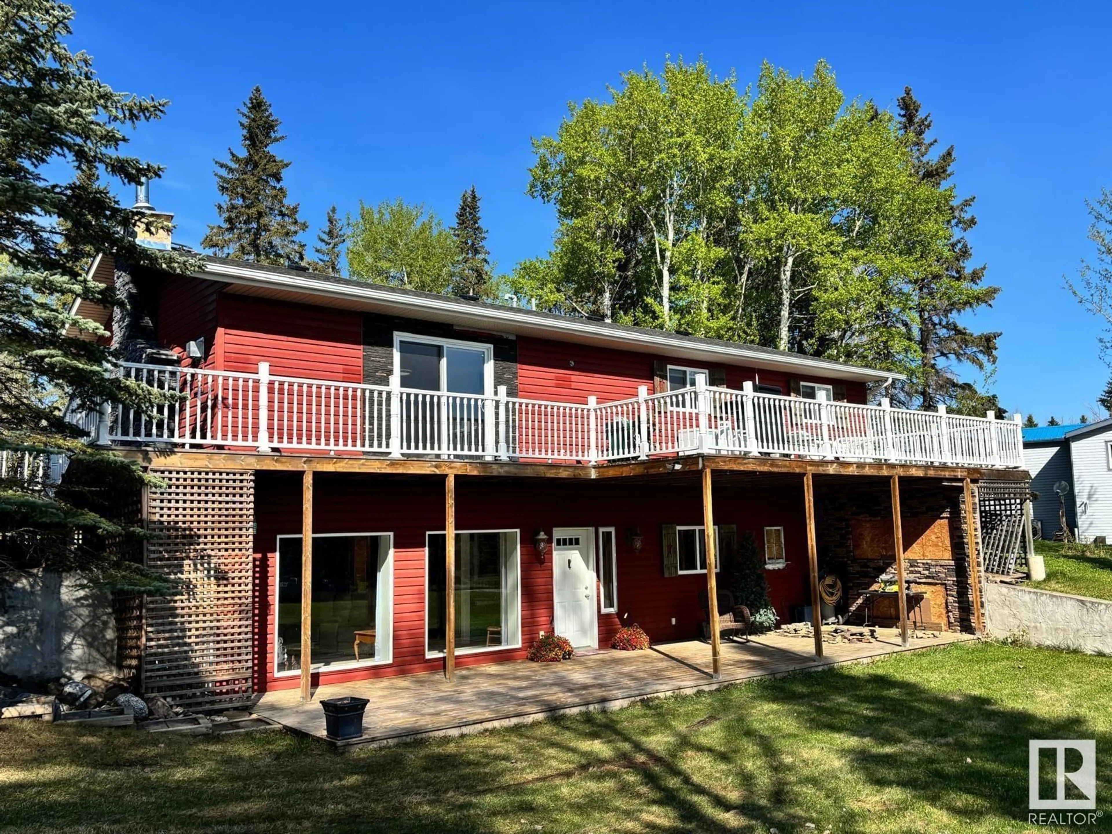 A pic from outside/outdoor area/front of a property/back of a property/a pic from drone, unknown for W - 118 2 ST, Rural Wetaskiwin County Alberta T0C0A0