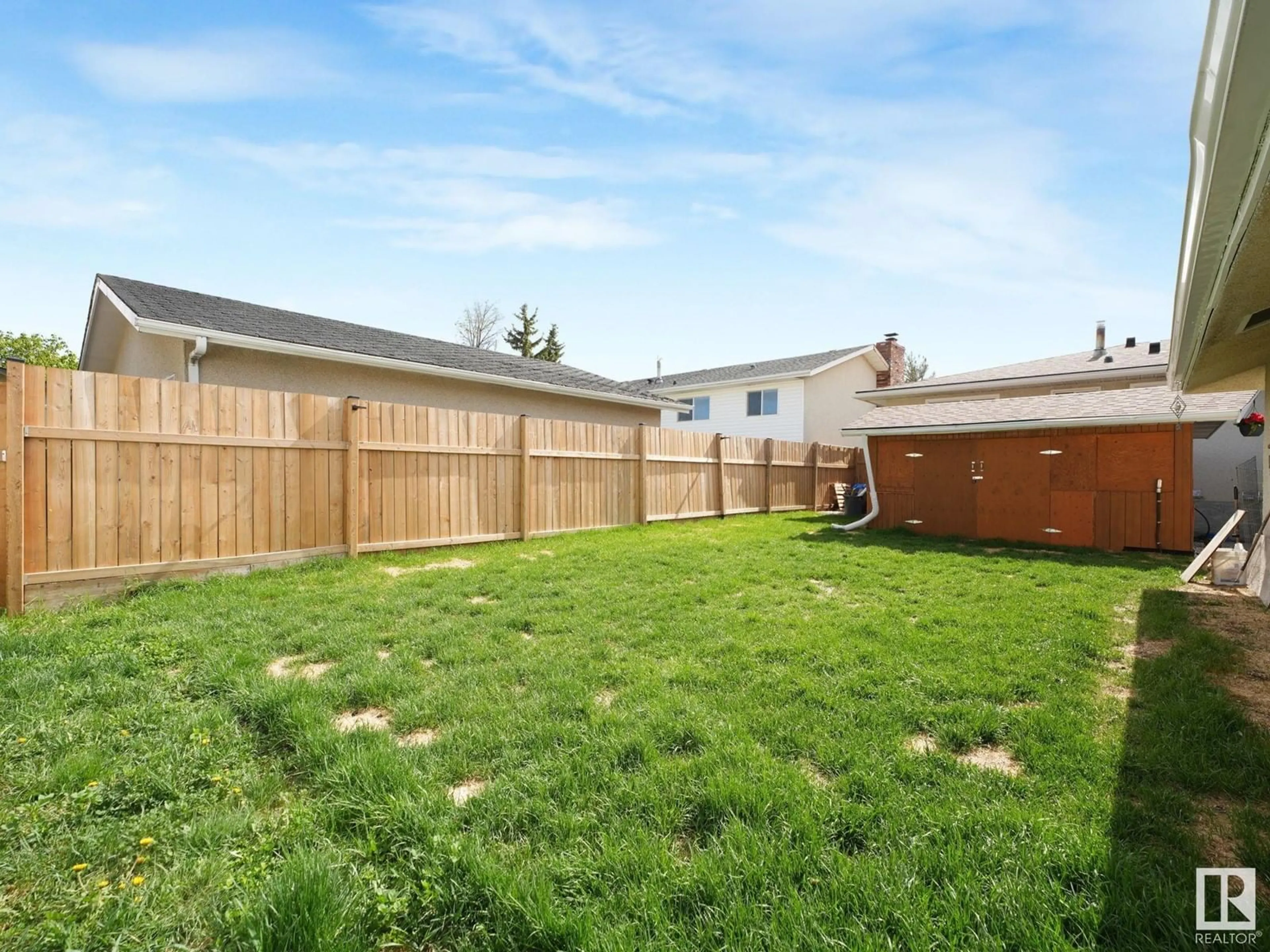 Patio, street for 7120 39 AV, Edmonton Alberta T6K0R6