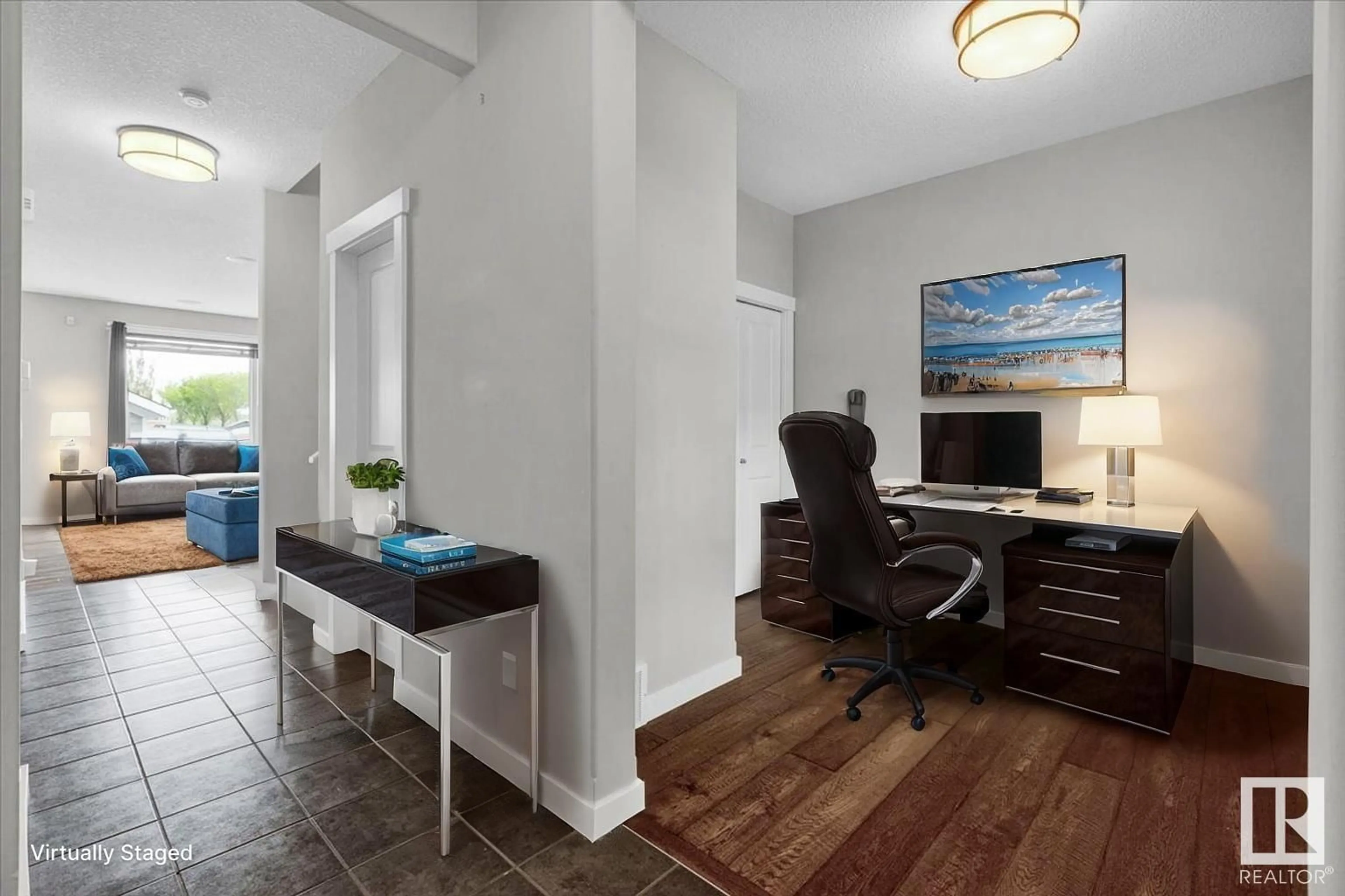 Indoor entryway for 8215 SUMMERSIDE GRANDE BV, Edmonton Alberta T6X0J2