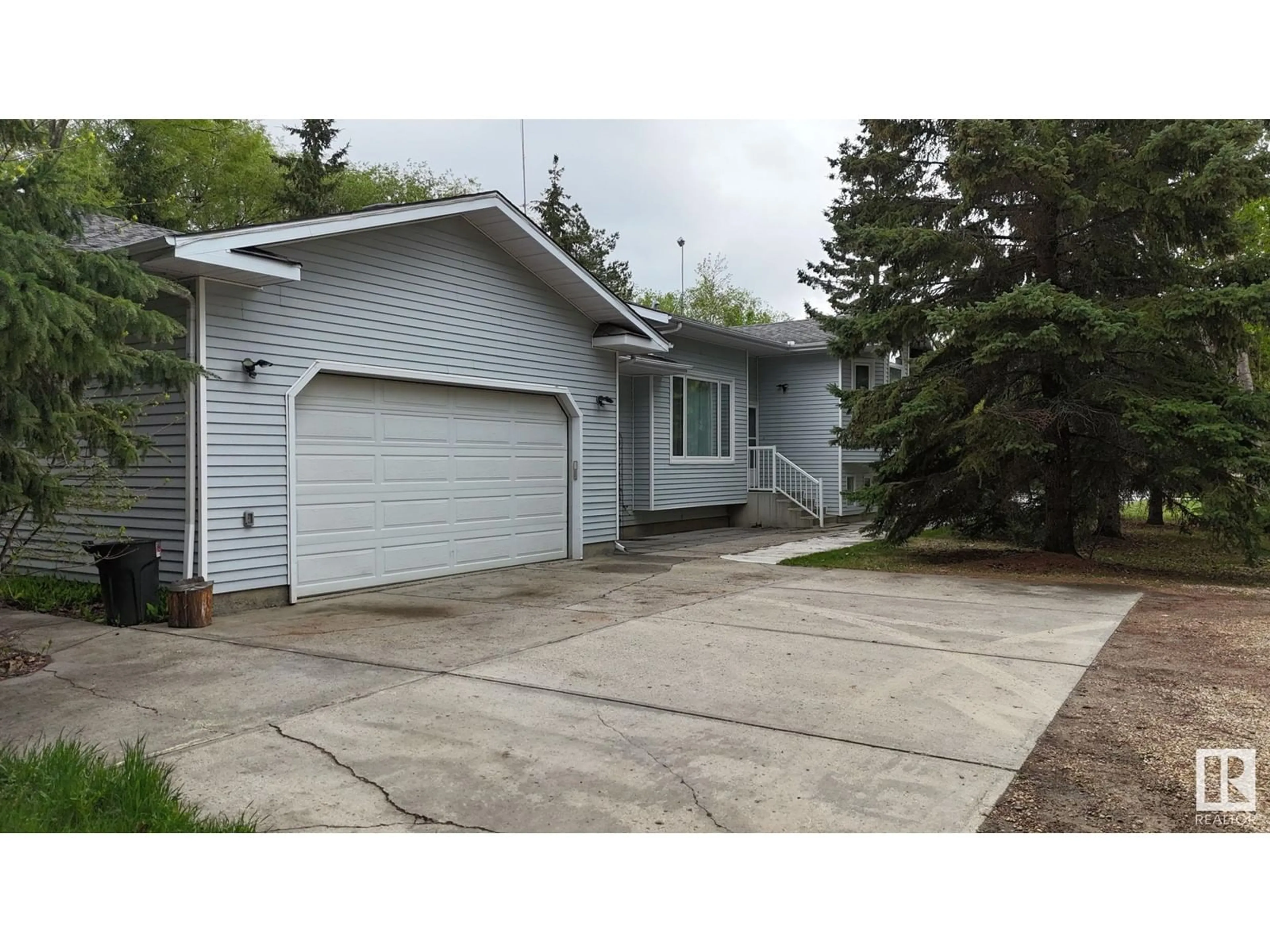 Unknown for 2711 34 ST, Edmonton Alberta T6X1A5