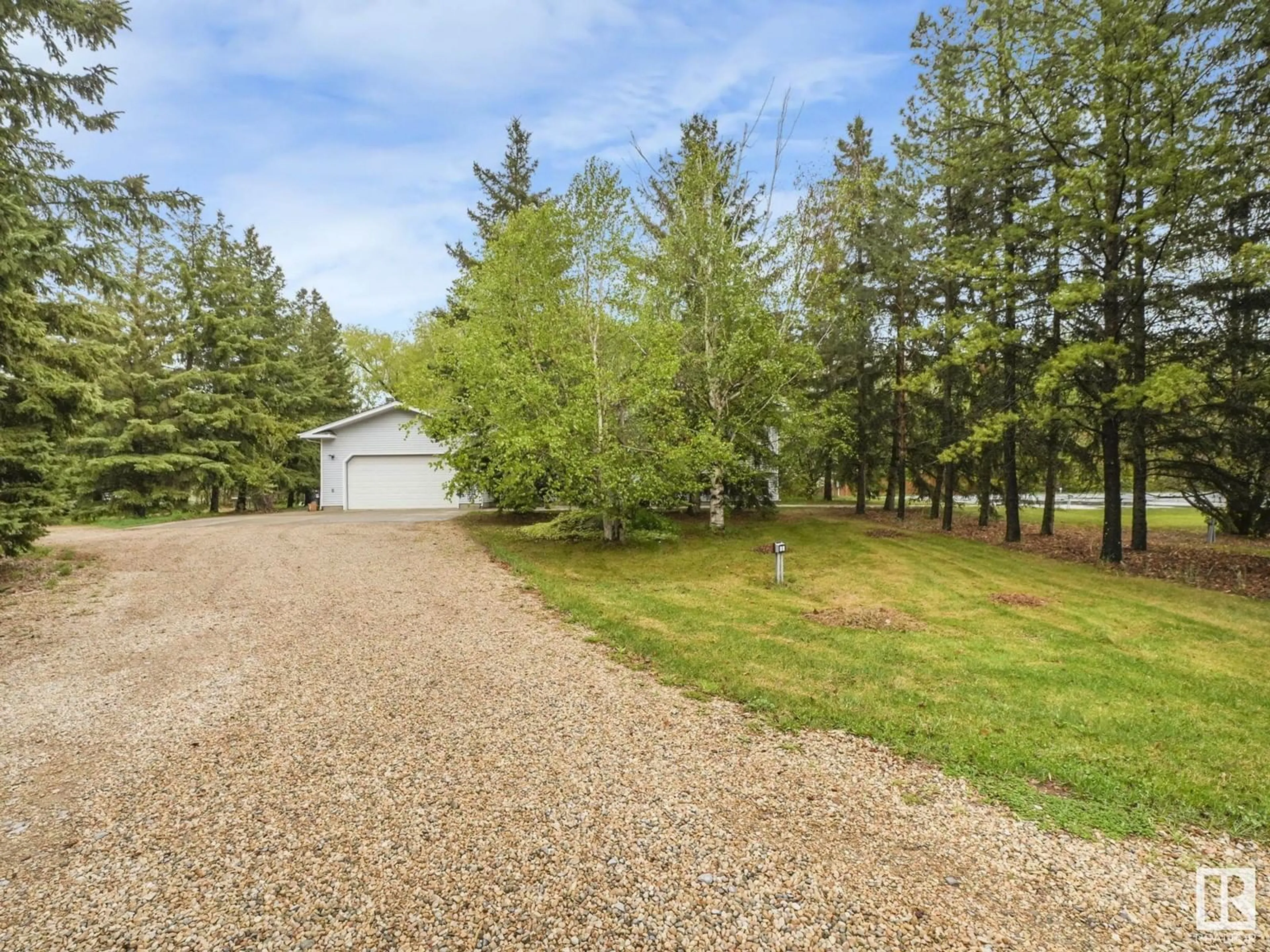 A pic from outside/outdoor area/front of a property/back of a property/a pic from drone, water/lake/river/ocean view for 2711 34 ST, Edmonton Alberta T6X1A5