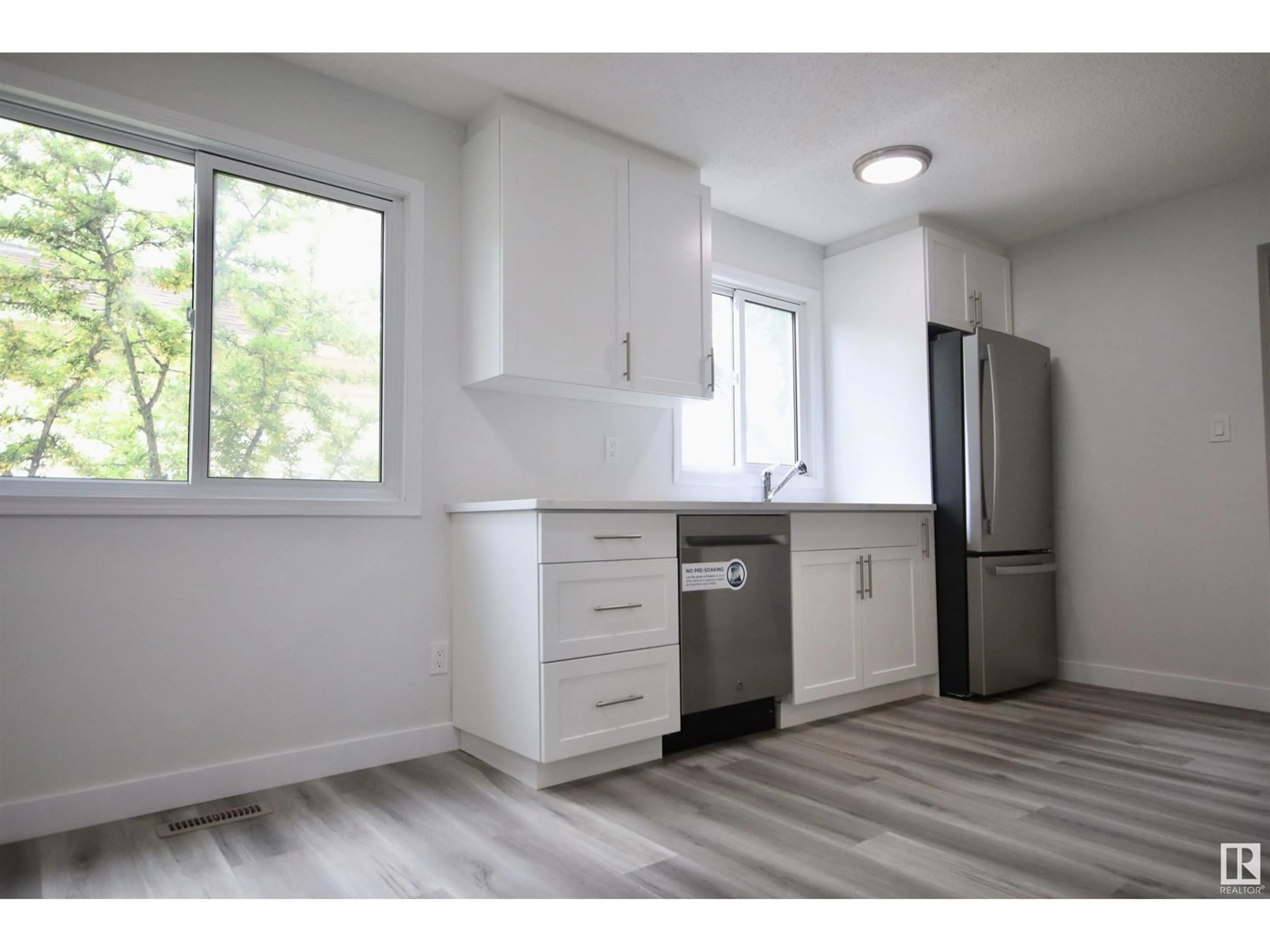 Standard kitchen, unknown for 10337 172 AV, Edmonton Alberta T5X5C2
