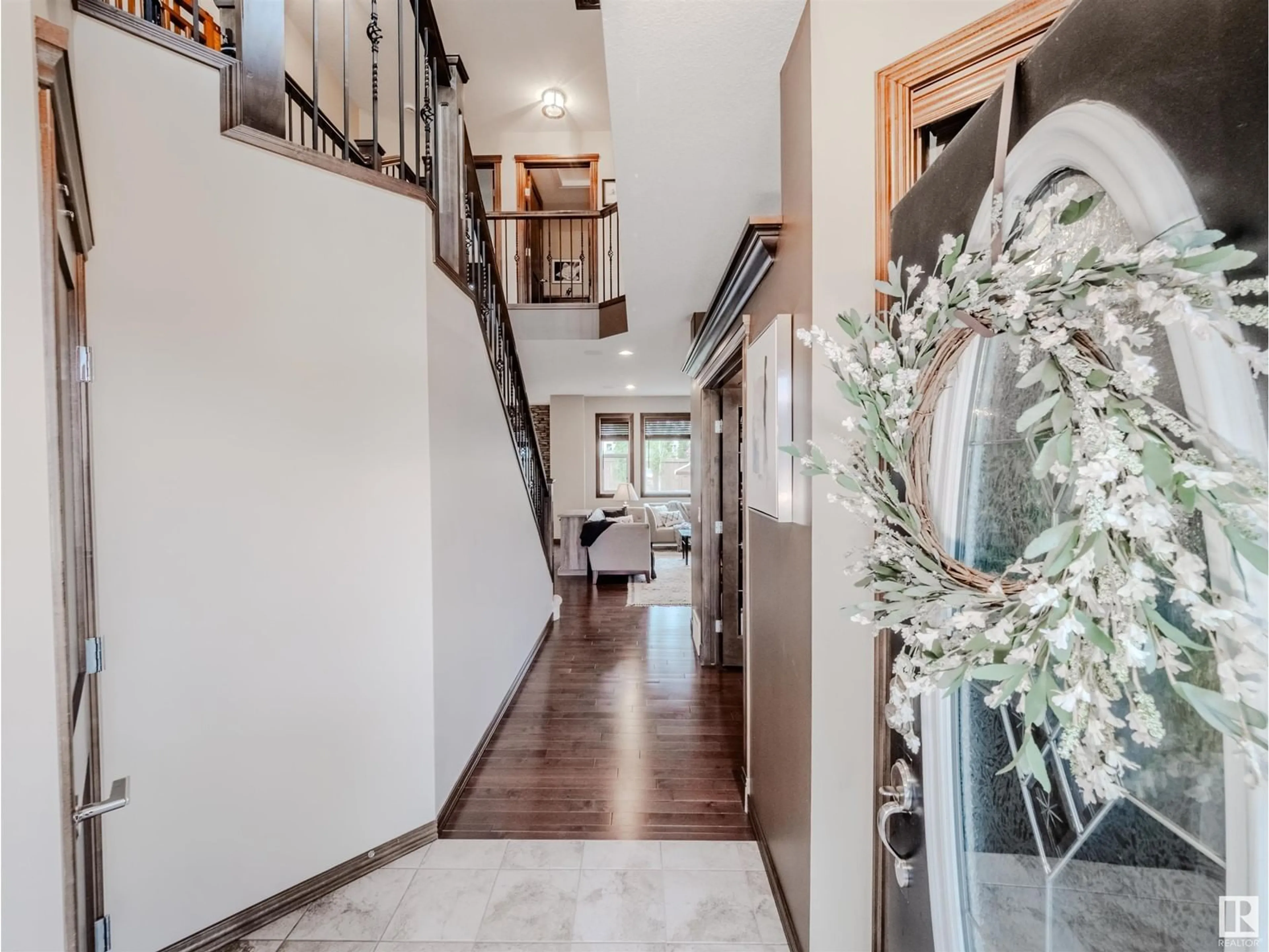 Indoor entryway for 167 NORTH RIDGE DR, St. Albert Alberta T8N4J2