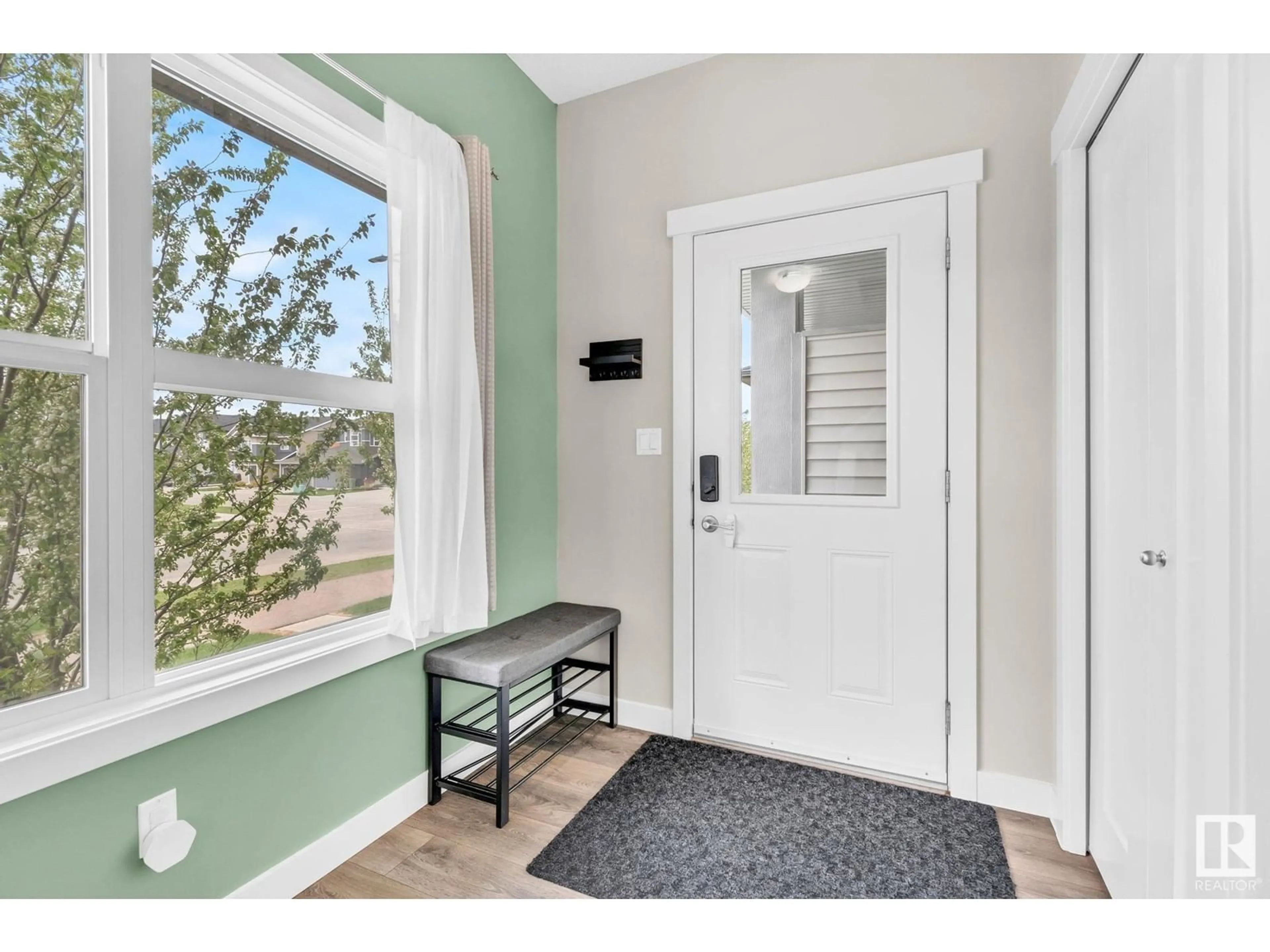 Indoor entryway for 667 BLACK STONE BV, Leduc Alberta T9E1H1