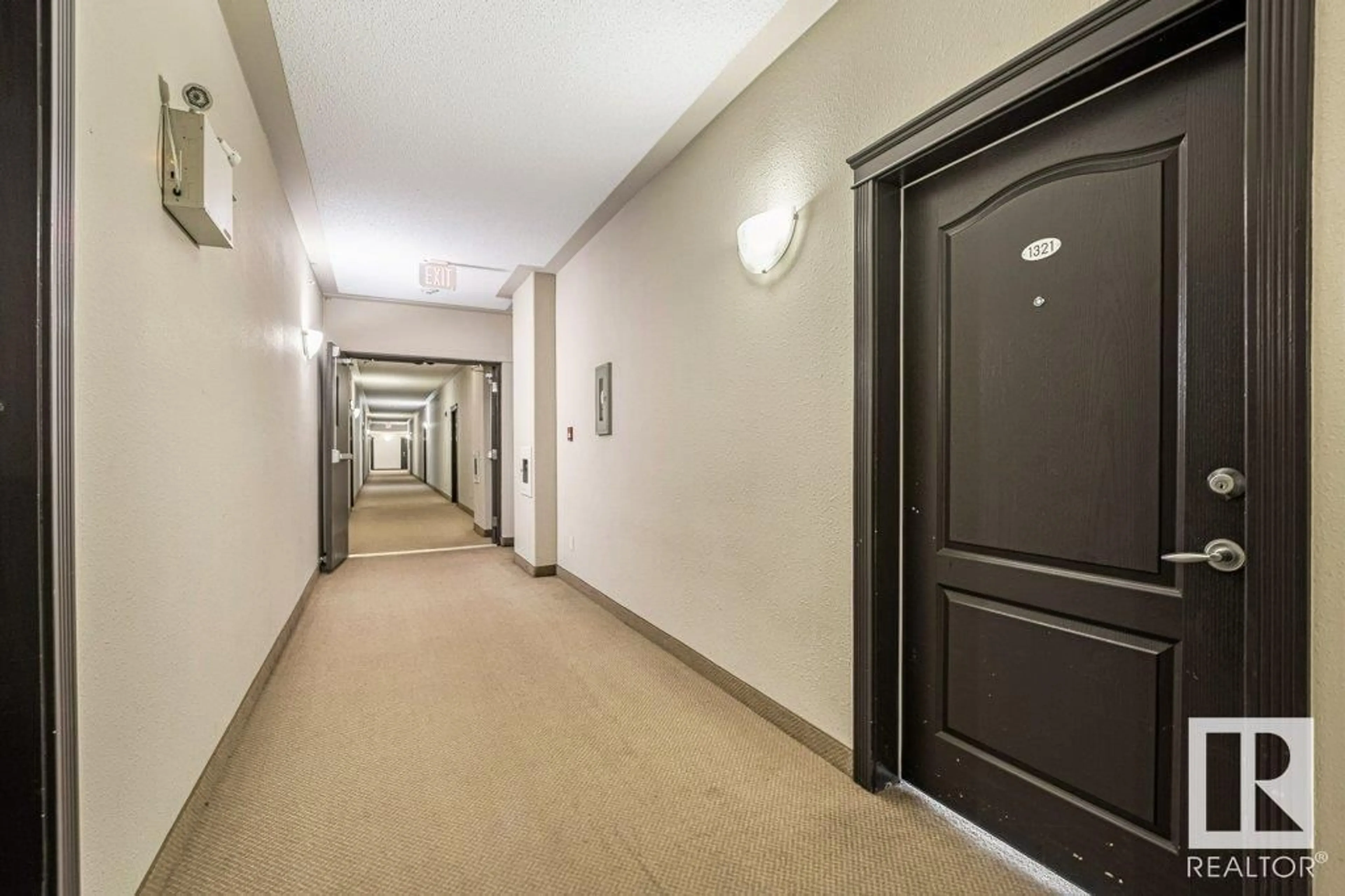 Indoor foyer for 7339 - 1321 SOUTH TERWILLEGAR DR, Edmonton Alberta T6R0E1
