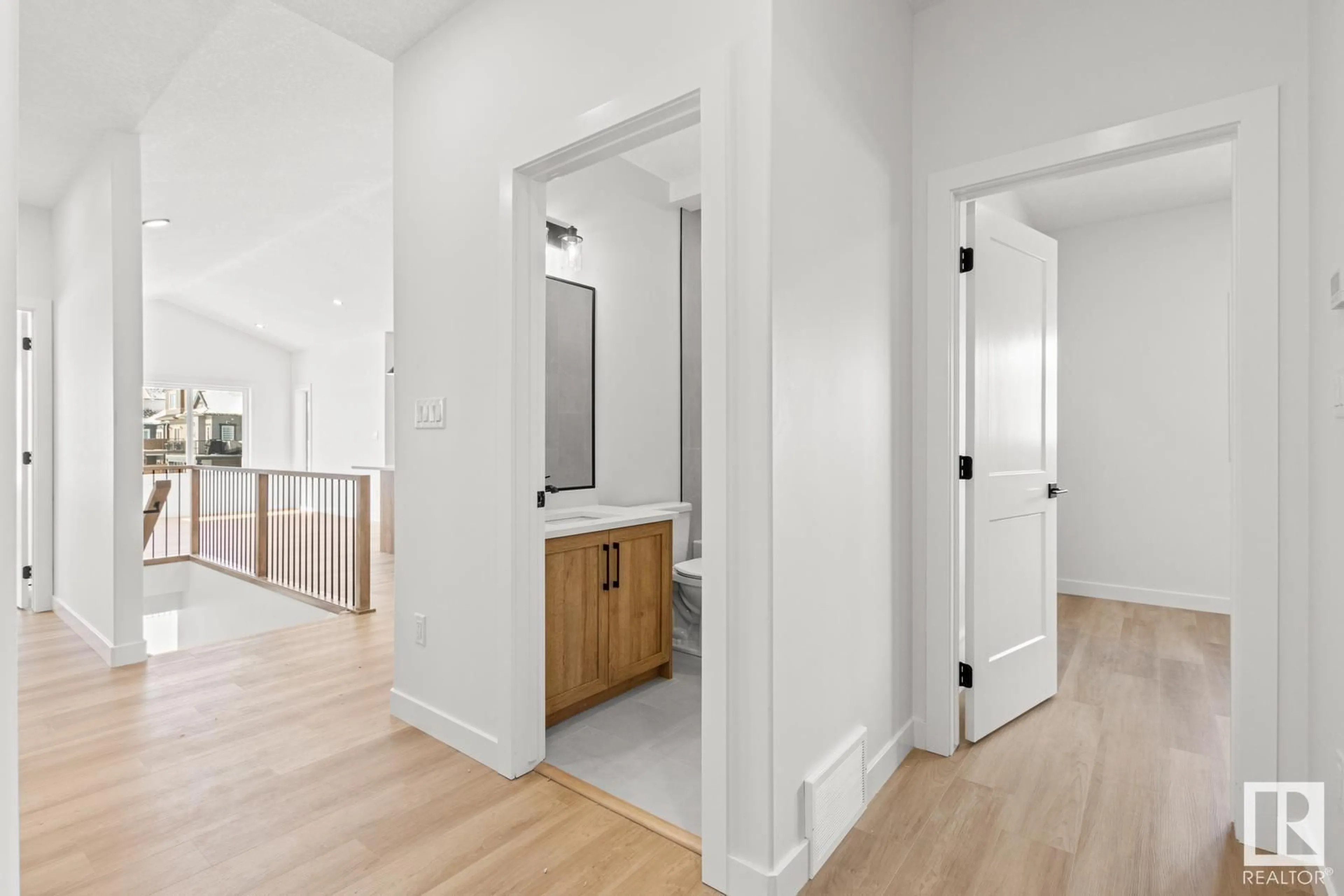 Indoor entryway for 73 EDGEFIELD WY, St. Albert Alberta T8N8A6