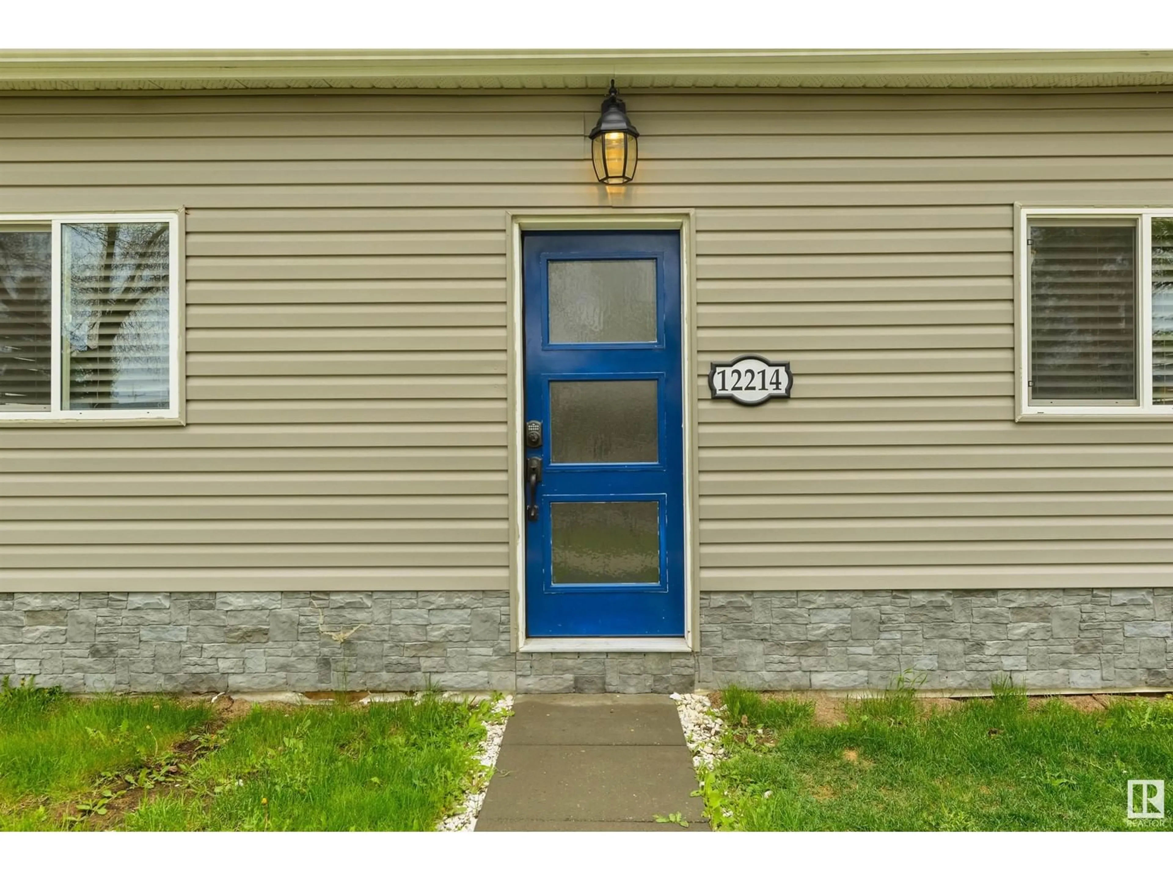 Indoor entryway for NW - 12214 48 ST, Edmonton Alberta T5W0Y2