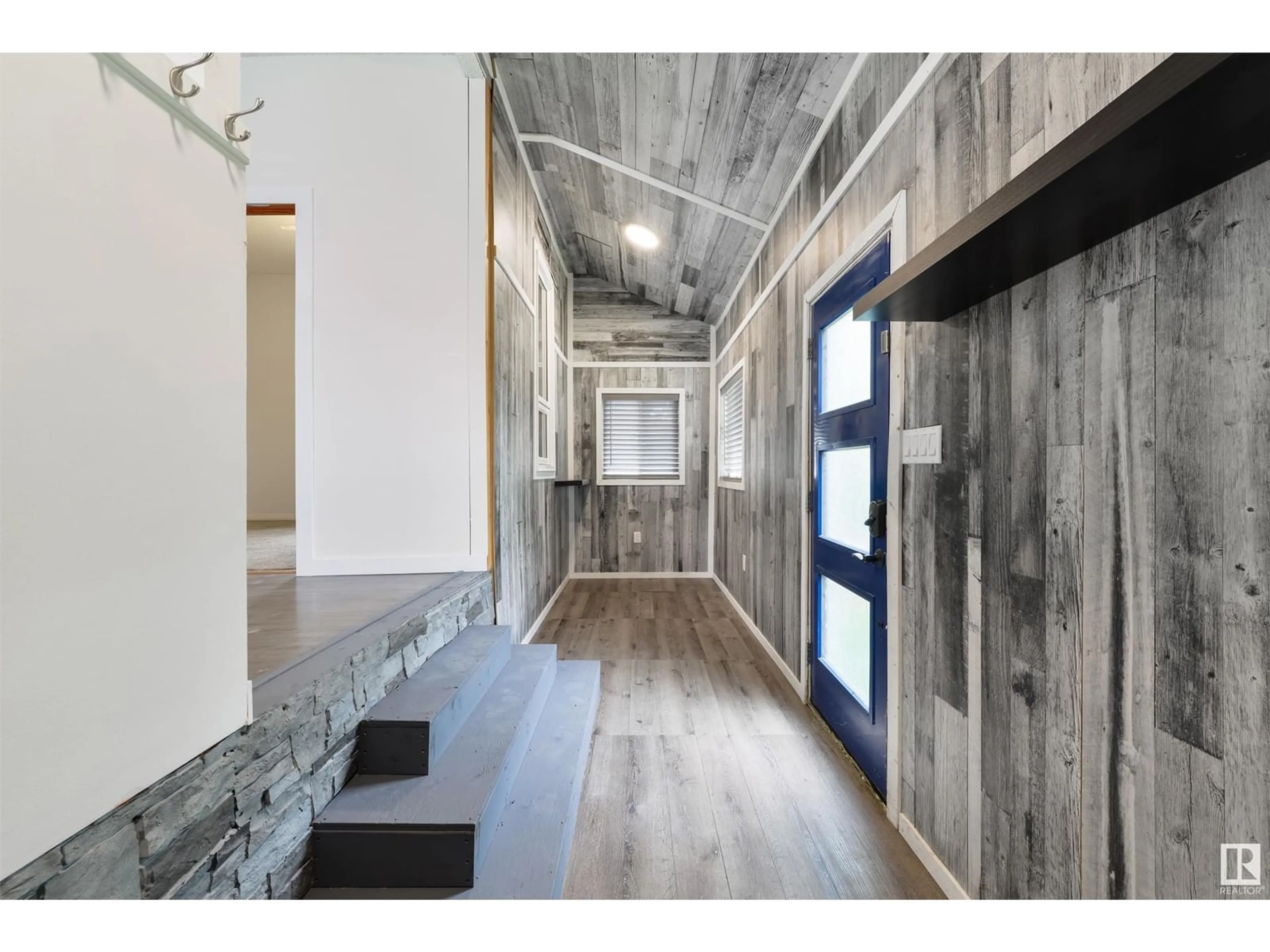 Indoor entryway for NW - 12214 48 ST, Edmonton Alberta T5W0Y2