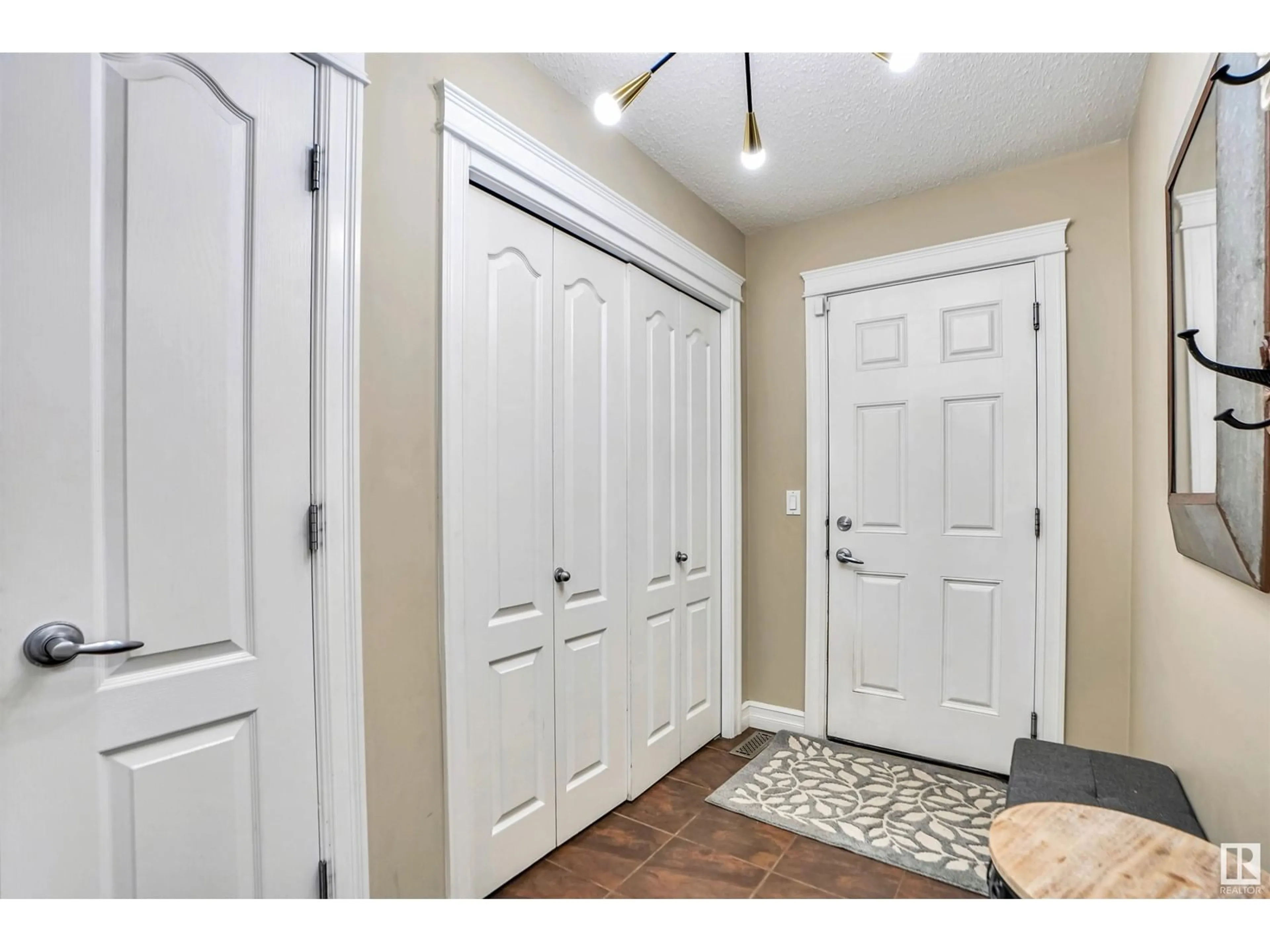 Indoor entryway for 10114 93 ST, Morinville Alberta T8R0C4
