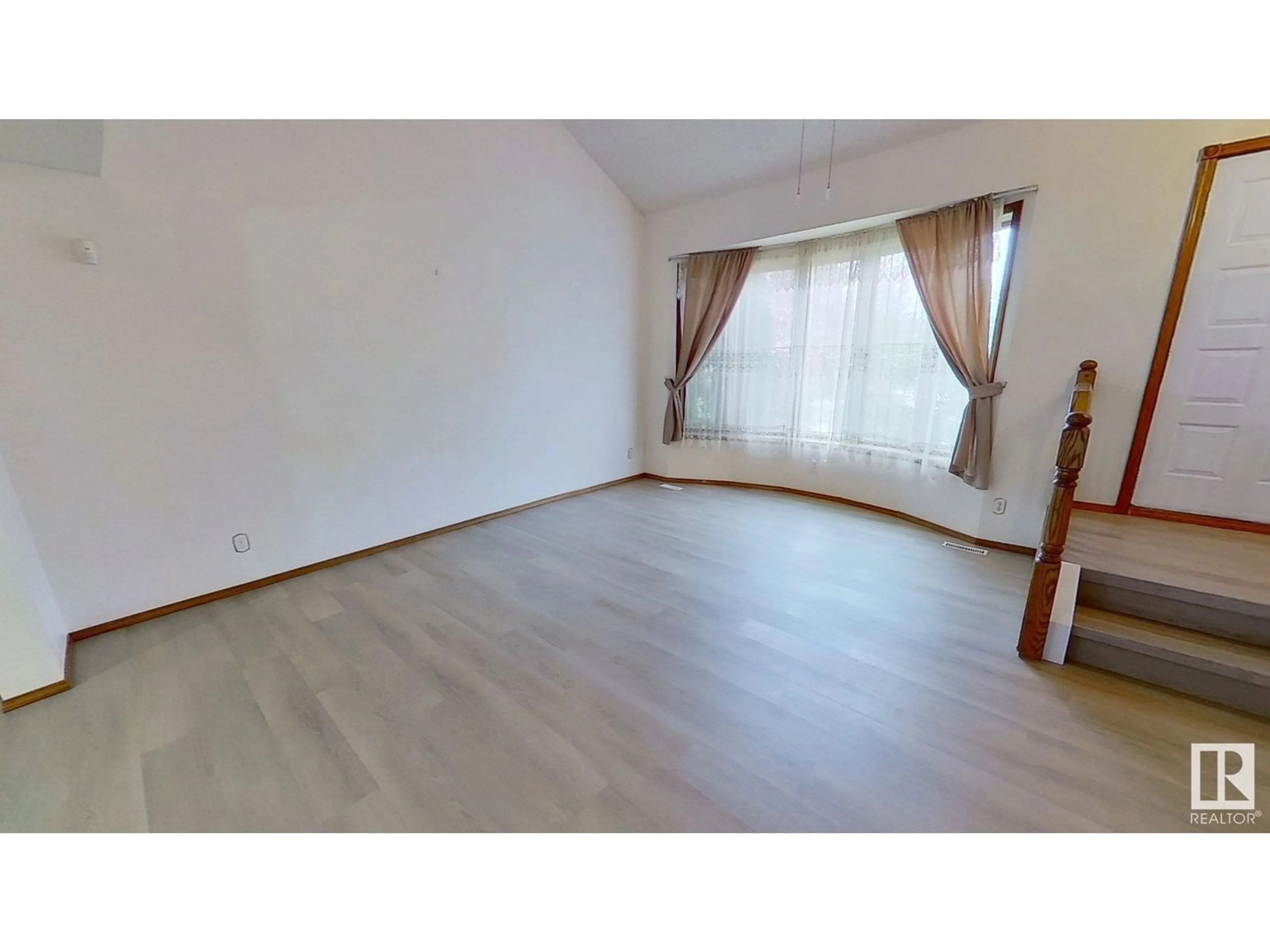 A pic of a room for NW - 10411 21 AV, Edmonton Alberta T6J5E9