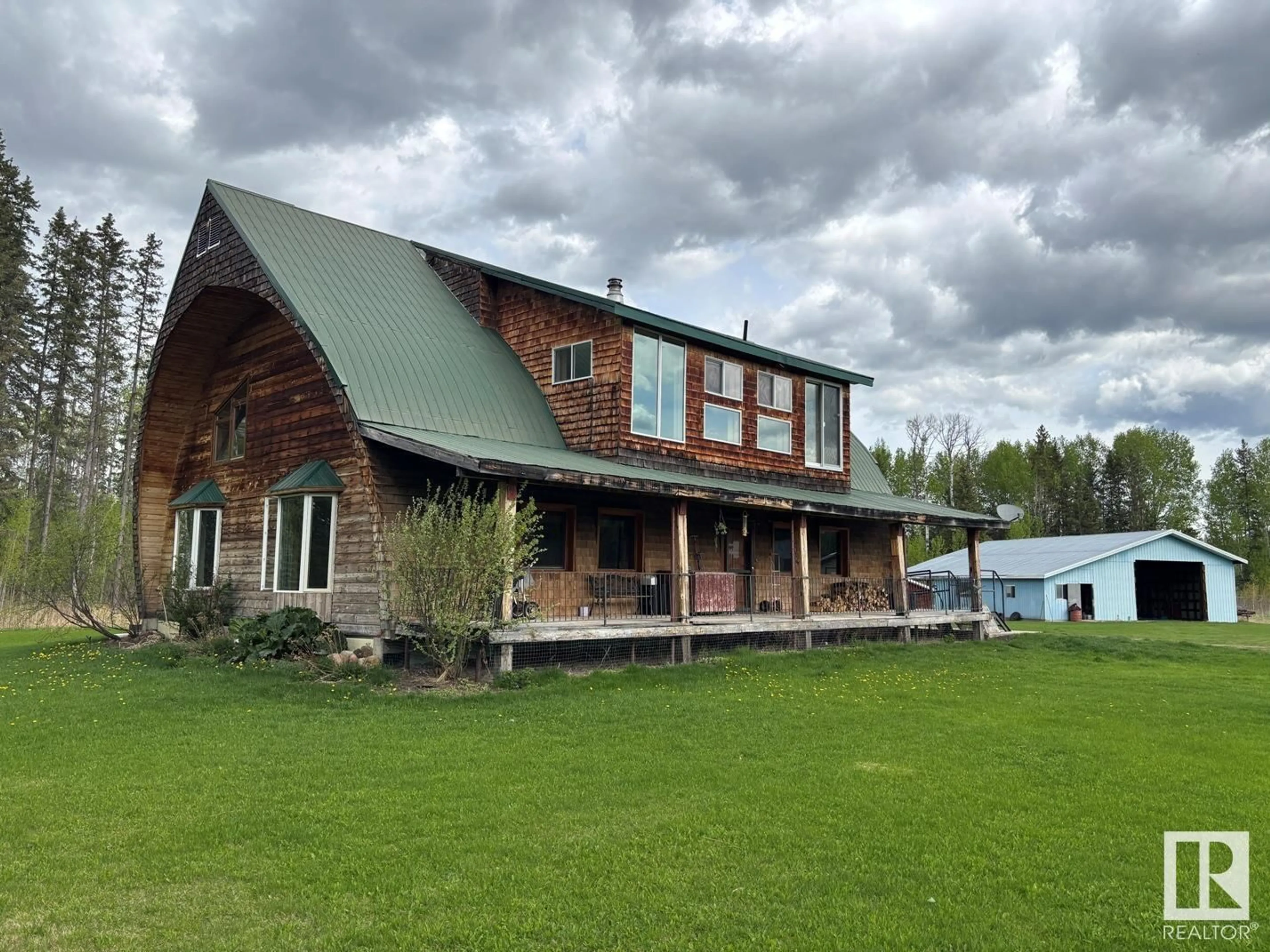 A pic from outside/outdoor area/front of a property/back of a property/a pic from drone, unknown for 48216 RGE ROAD 72, Rural Brazeau County Alberta T0C0S0